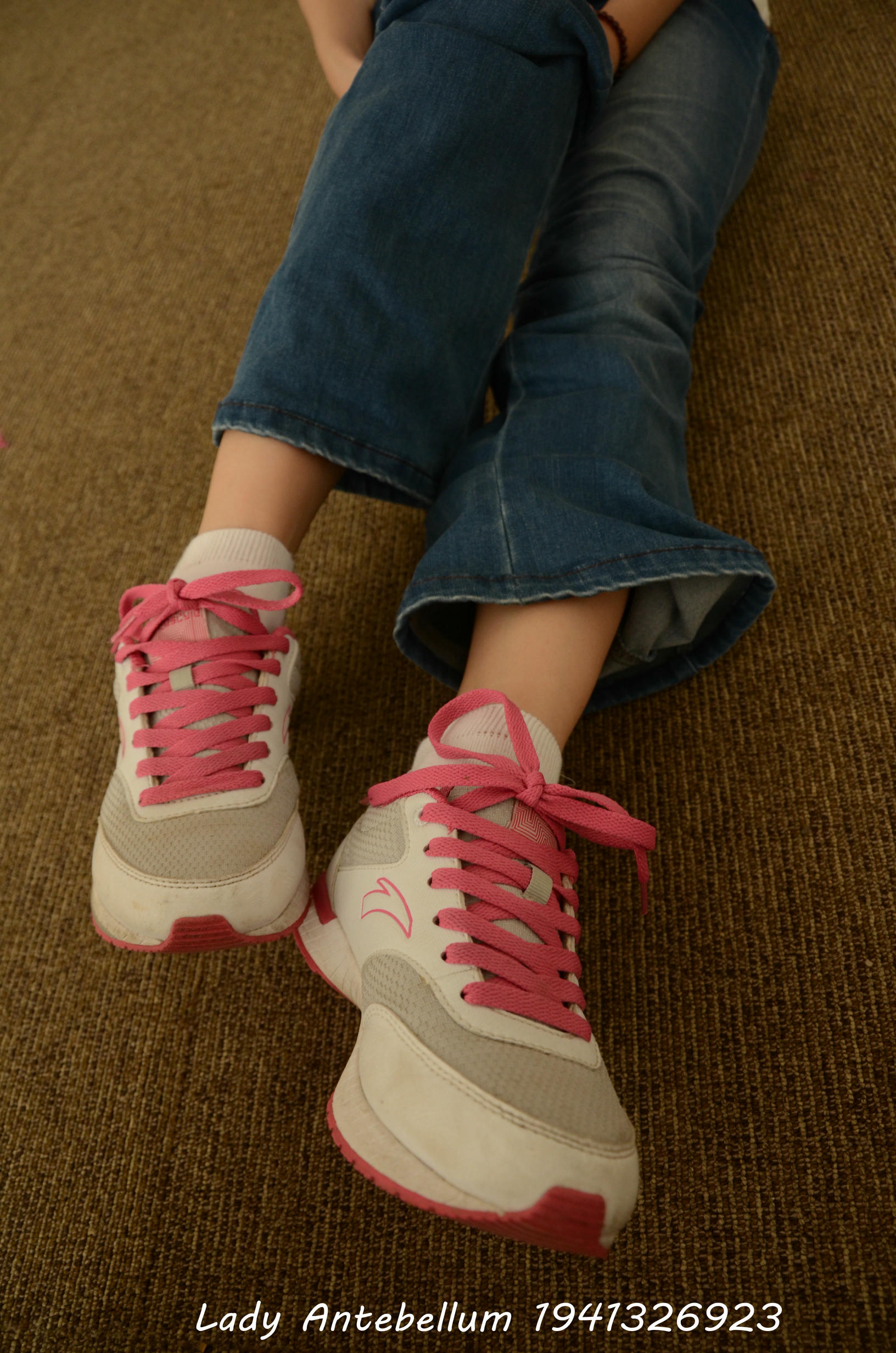 [战前女神] 恋足美腿棉袜女神级摄影套图 024 [220P-359MB]_第1集