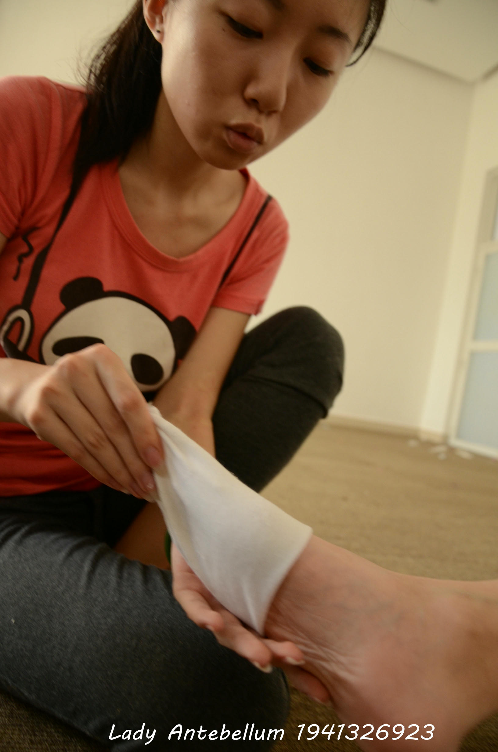 [战前女神] 恋足美腿棉袜女神级摄影套图 024 [220P-359MB]_第9集