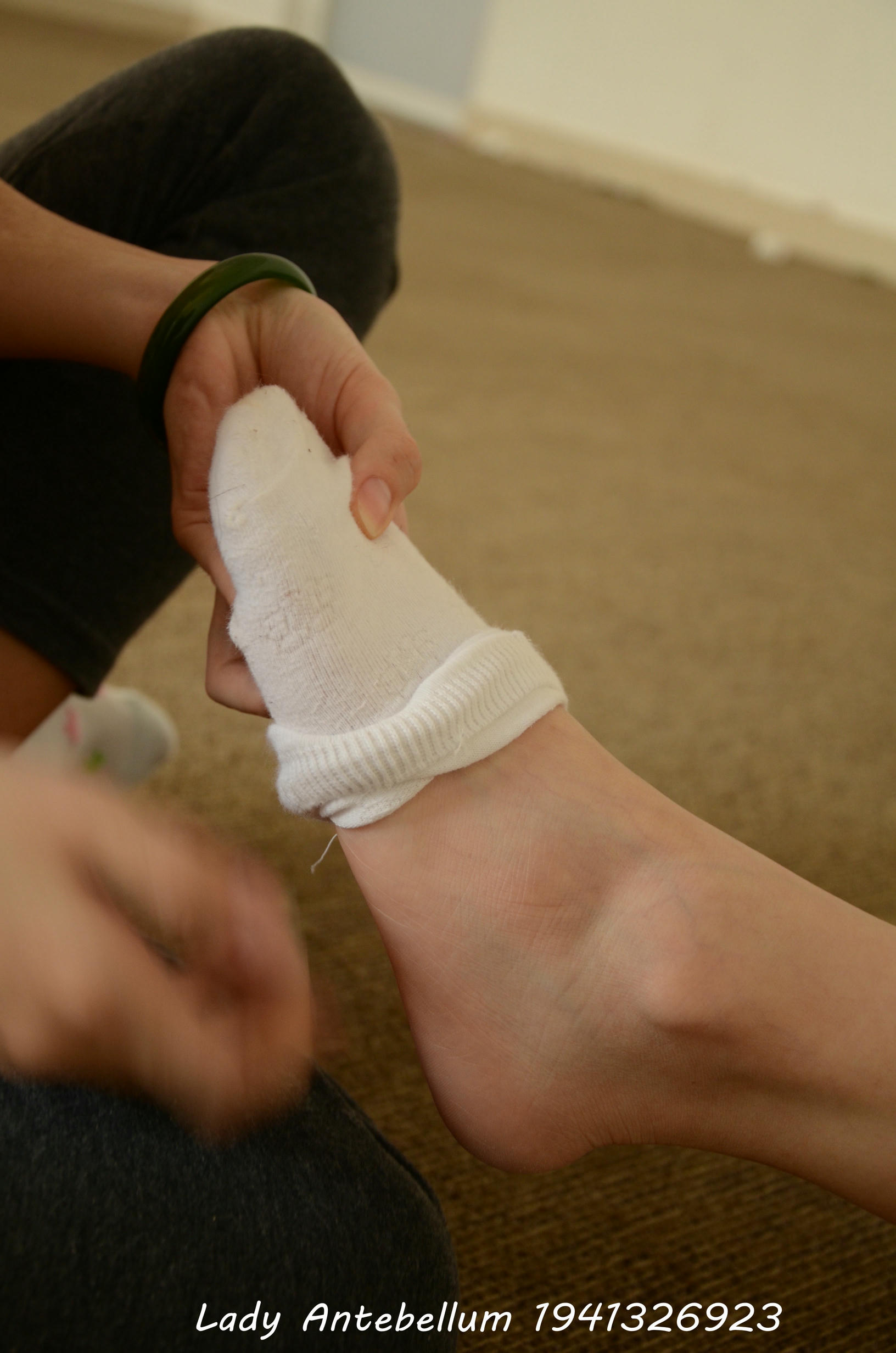 [战前女神] 恋足美腿棉袜女神级摄影套图 024 [220P-359MB]_第10集