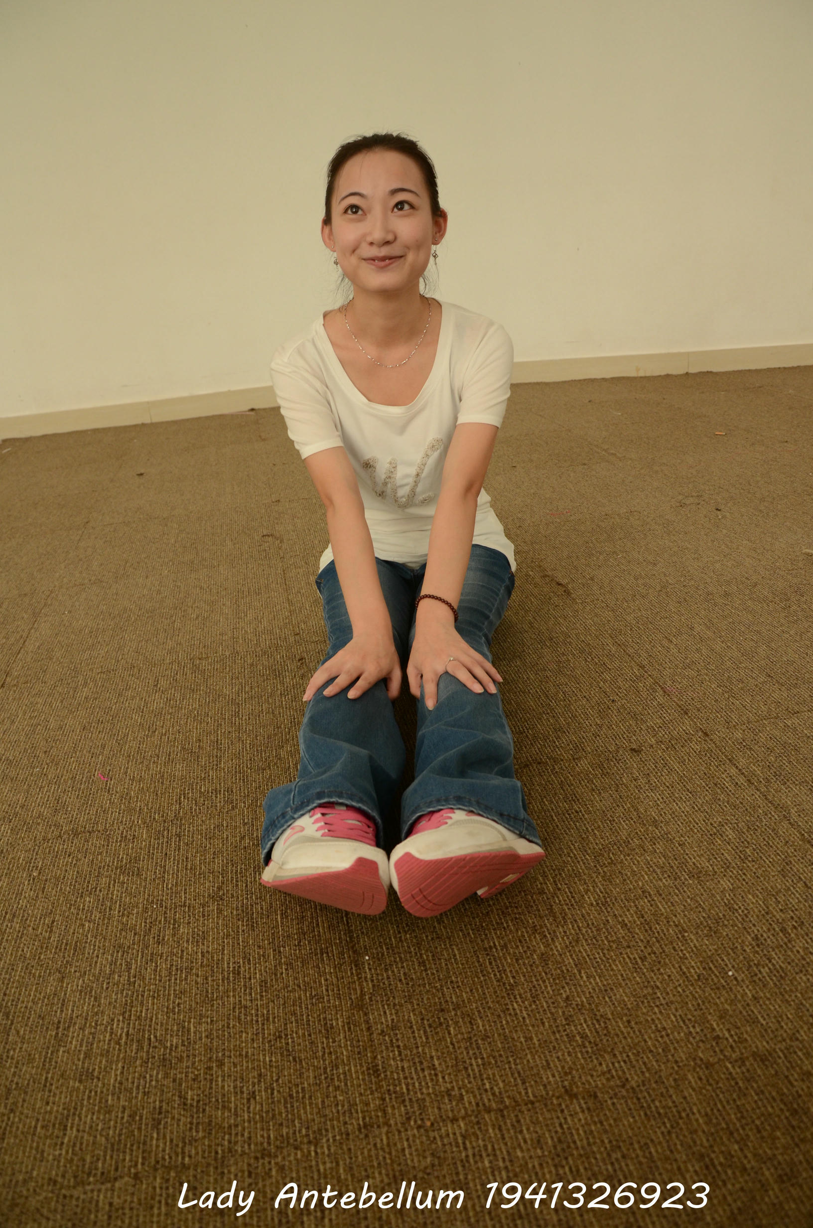 [战前女神] 恋足美腿棉袜女神级摄影套图 024 [220P-359MB]_第1集