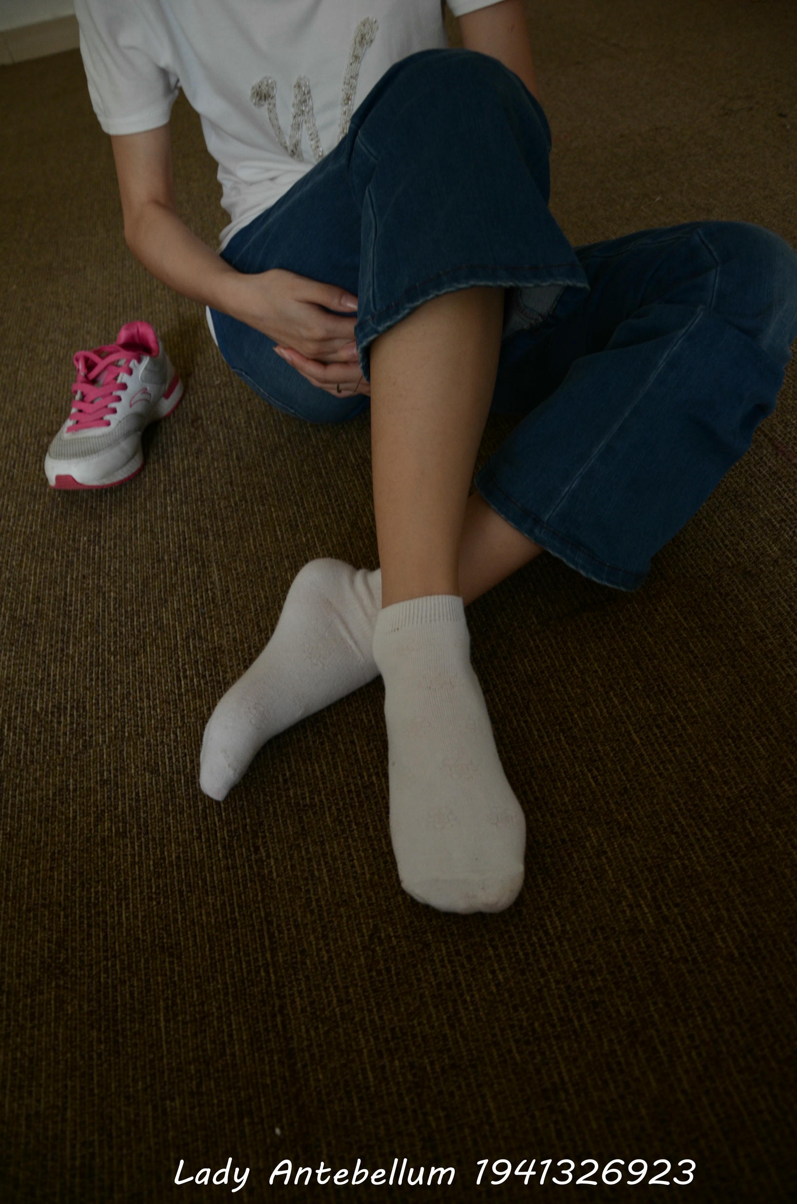 [战前女神] 恋足美腿棉袜女神级摄影套图 024 [220P-359MB]_第4集