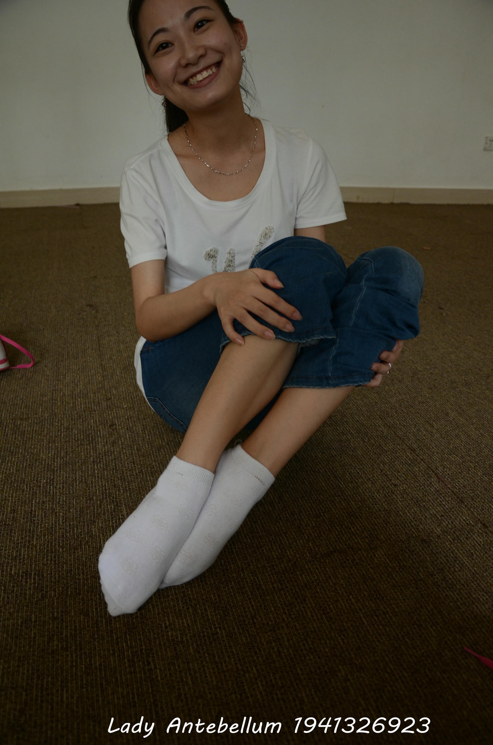 [战前女神] 恋足美腿棉袜女神级摄影套图 024 [220P-359MB]_第4集