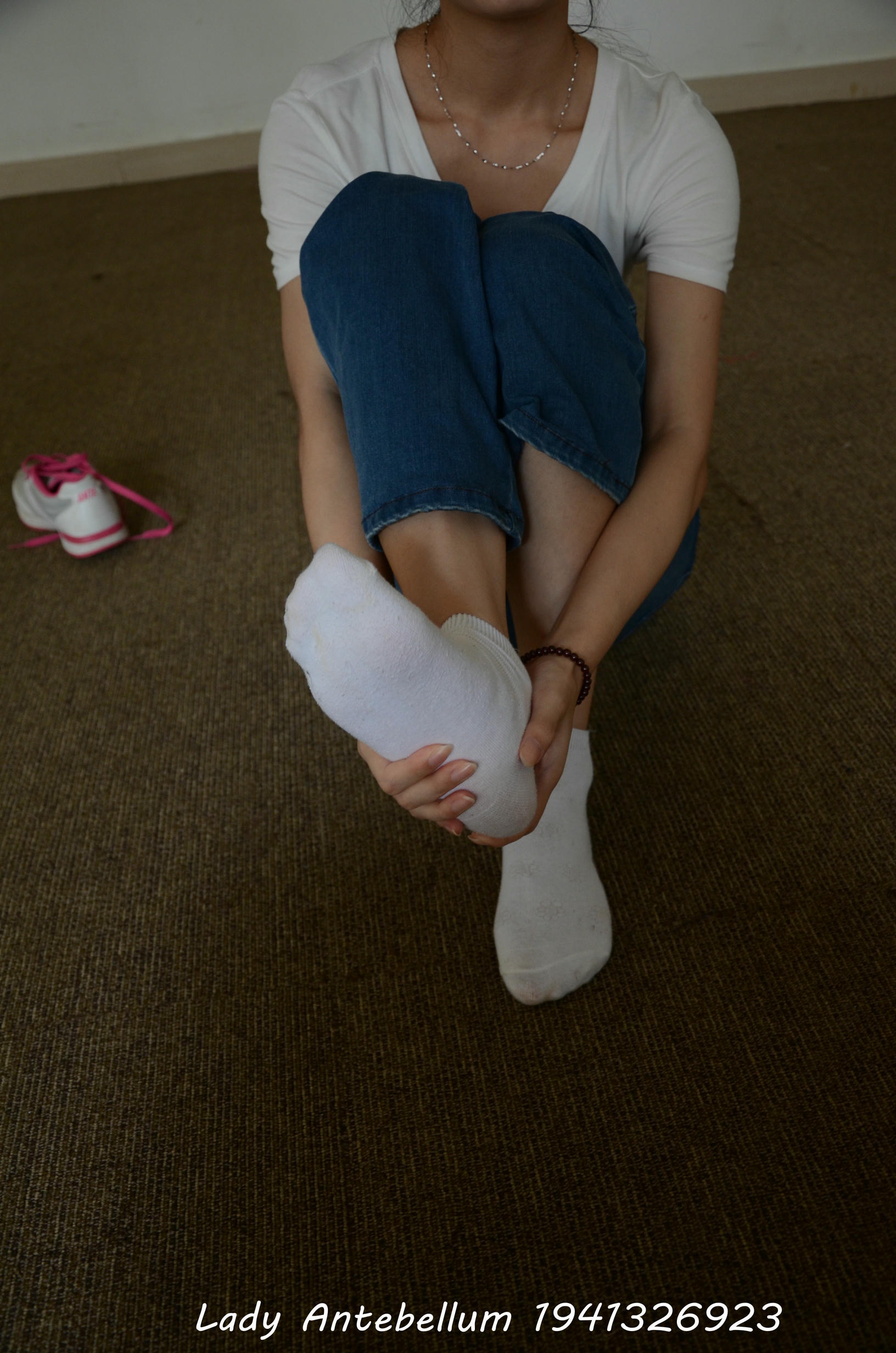 [战前女神] 恋足美腿棉袜女神级摄影套图 024 [220P-359MB]_第5集