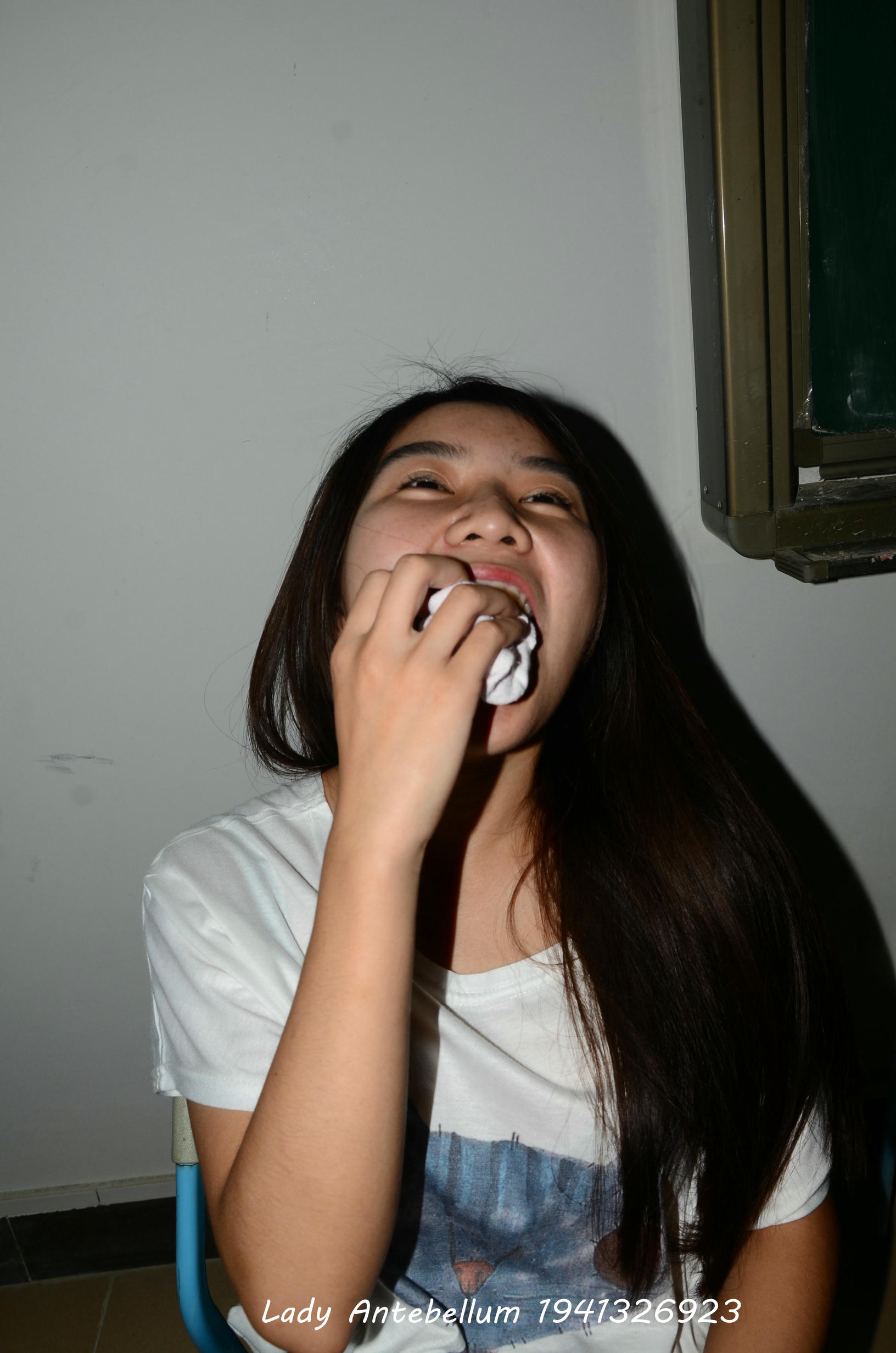 [战前女神] 恋足美腿棉袜女神级摄影套图 025 [27P-35MB]_第1集