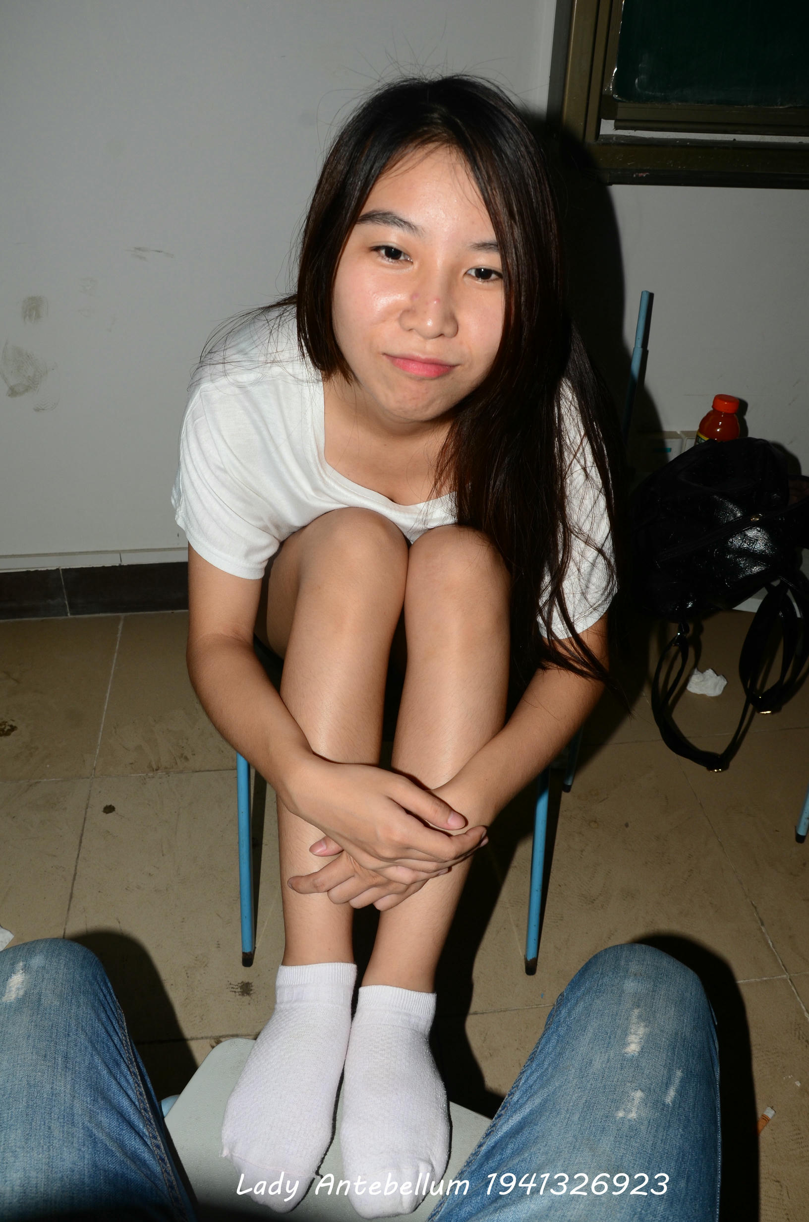 [战前女神] 恋足美腿棉袜女神级摄影套图 025 [27P-35MB]_第1集