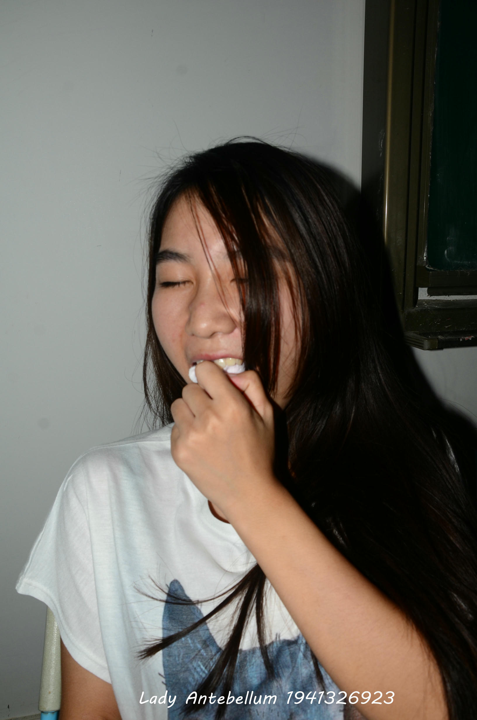 [战前女神] 恋足美腿棉袜女神级摄影套图 025 [27P-35MB]_第1集