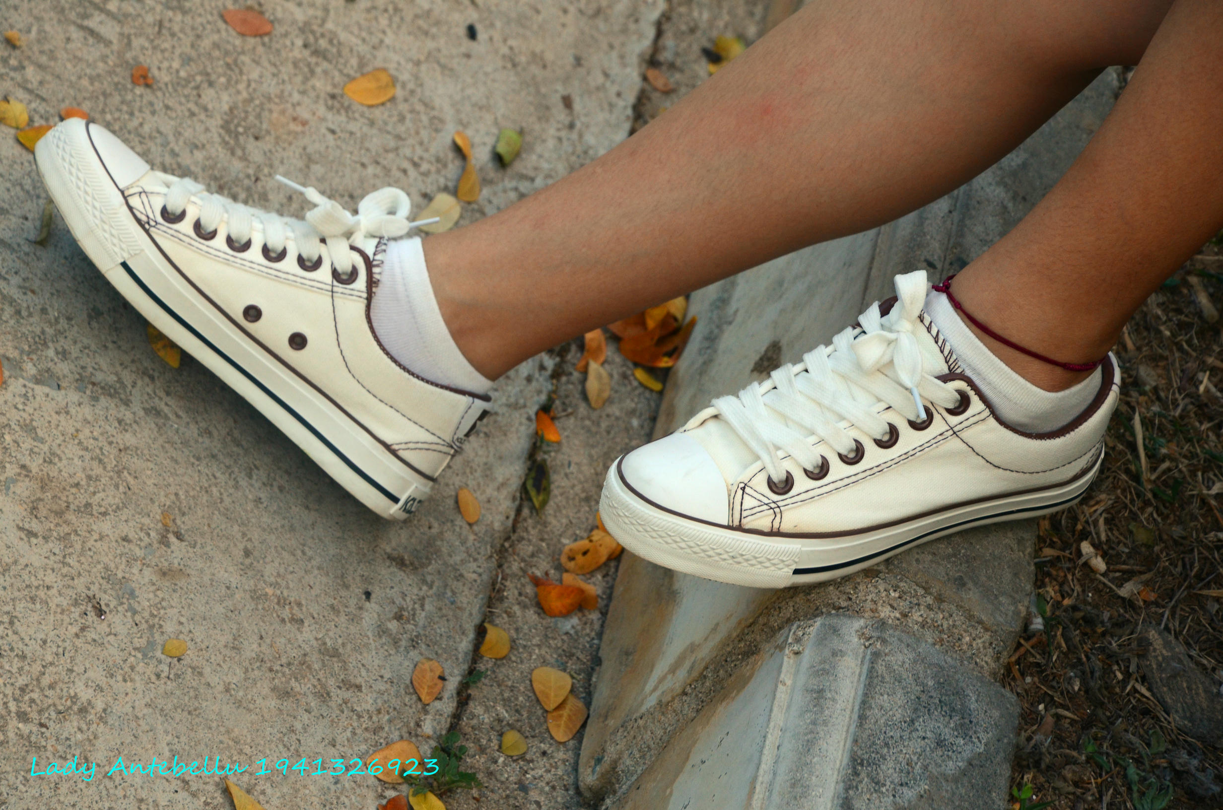 [战前女神] 恋足美腿棉袜女神级摄影套图 026 [216P-533MB]_第1集