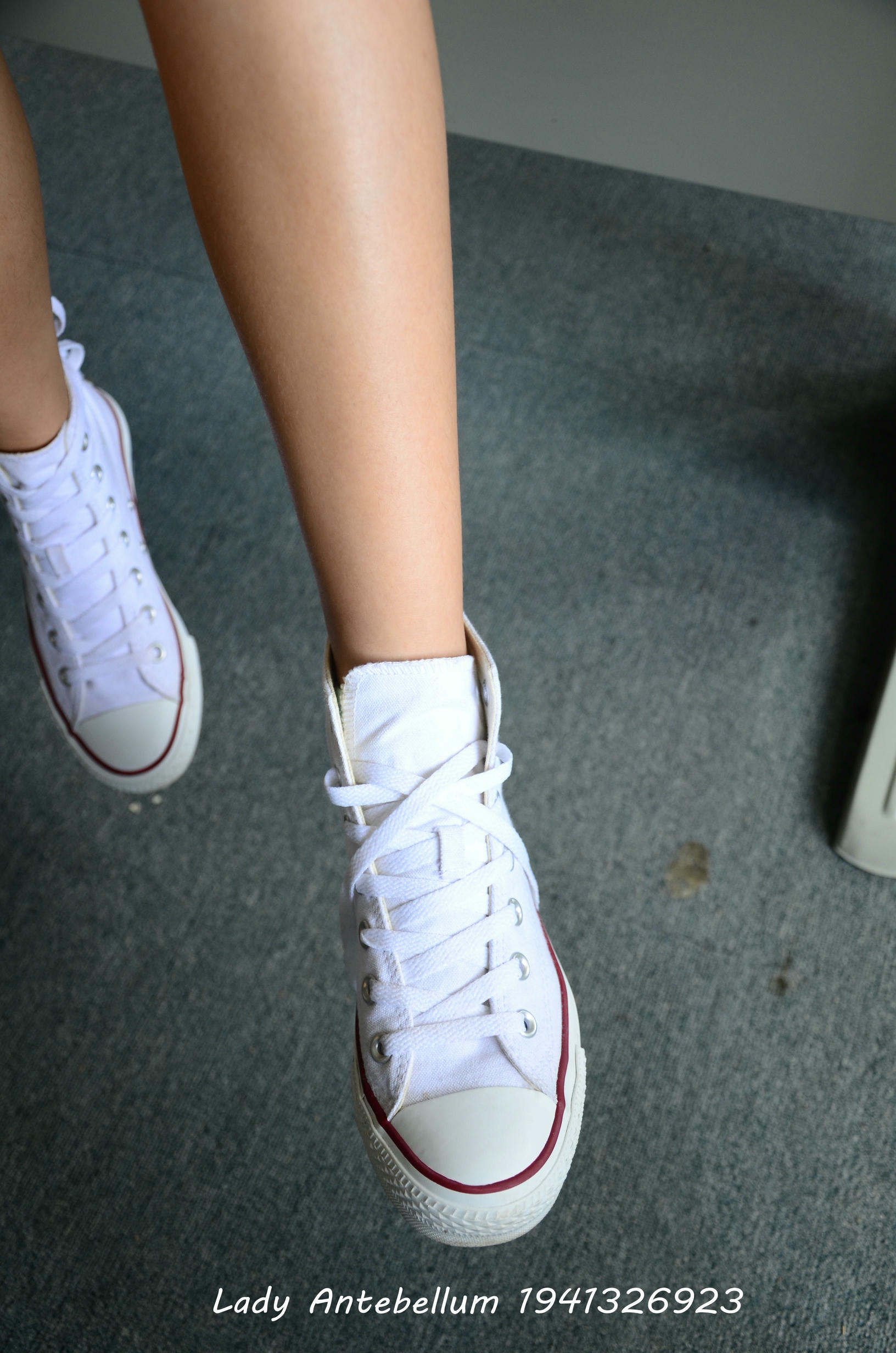 [战前女神] 恋足美腿棉袜女神级摄影套图 027 [74P-92MB]_第1集