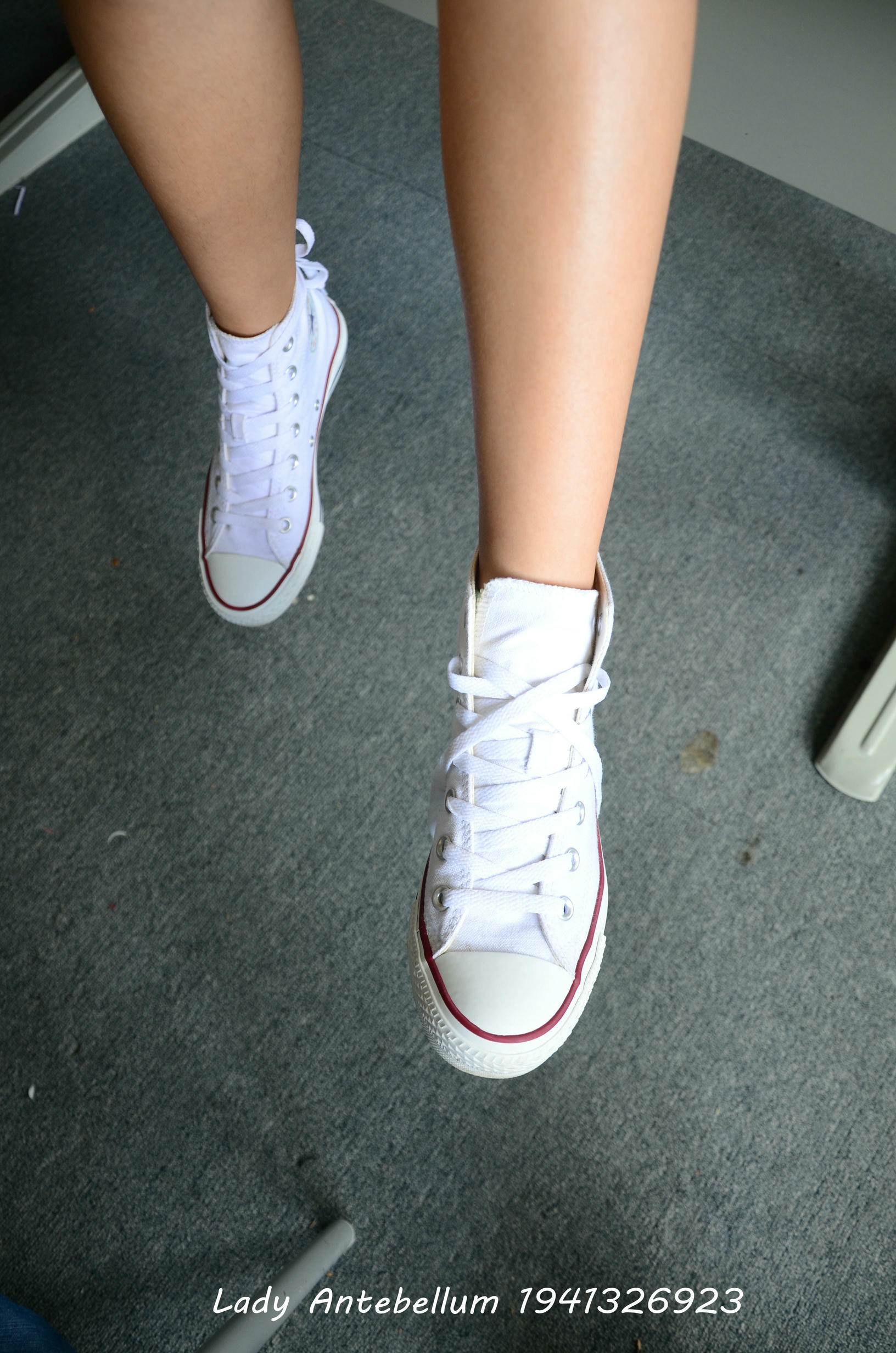 [战前女神] 恋足美腿棉袜女神级摄影套图 027 [74P-92MB]_第2集