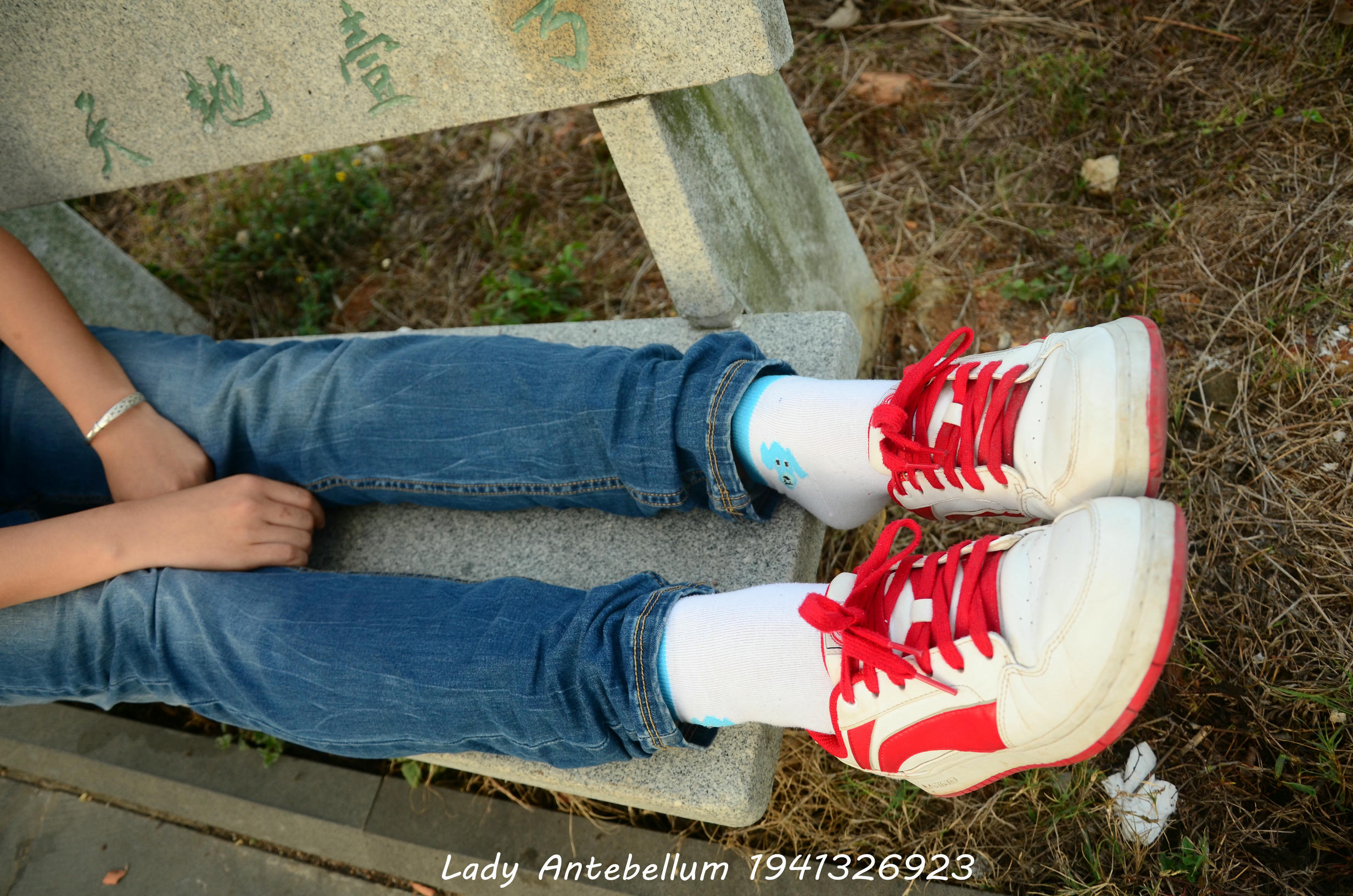 [战前女神] 恋足美腿棉袜女神级摄影套图 028 [74P-144MB]_第1集