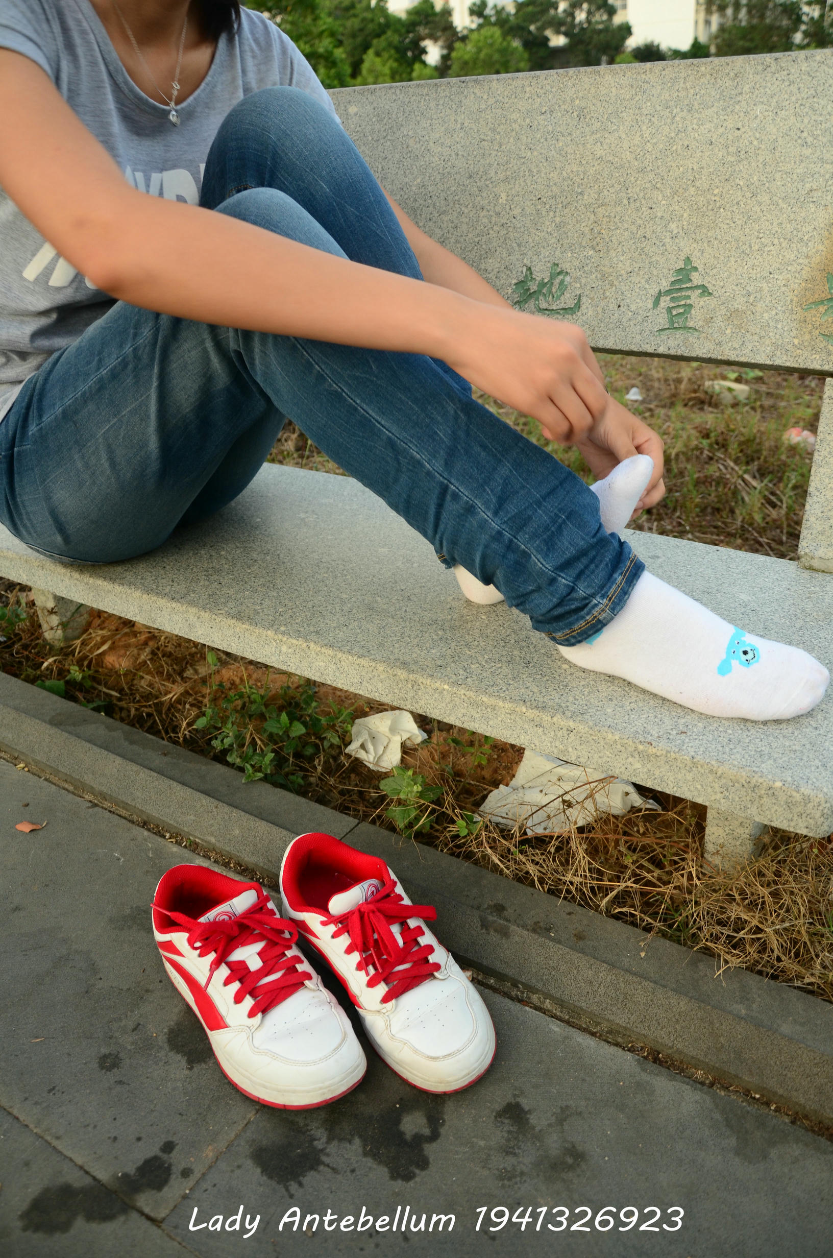 [战前女神] 恋足美腿棉袜女神级摄影套图 028 [74P-144MB]_第2集