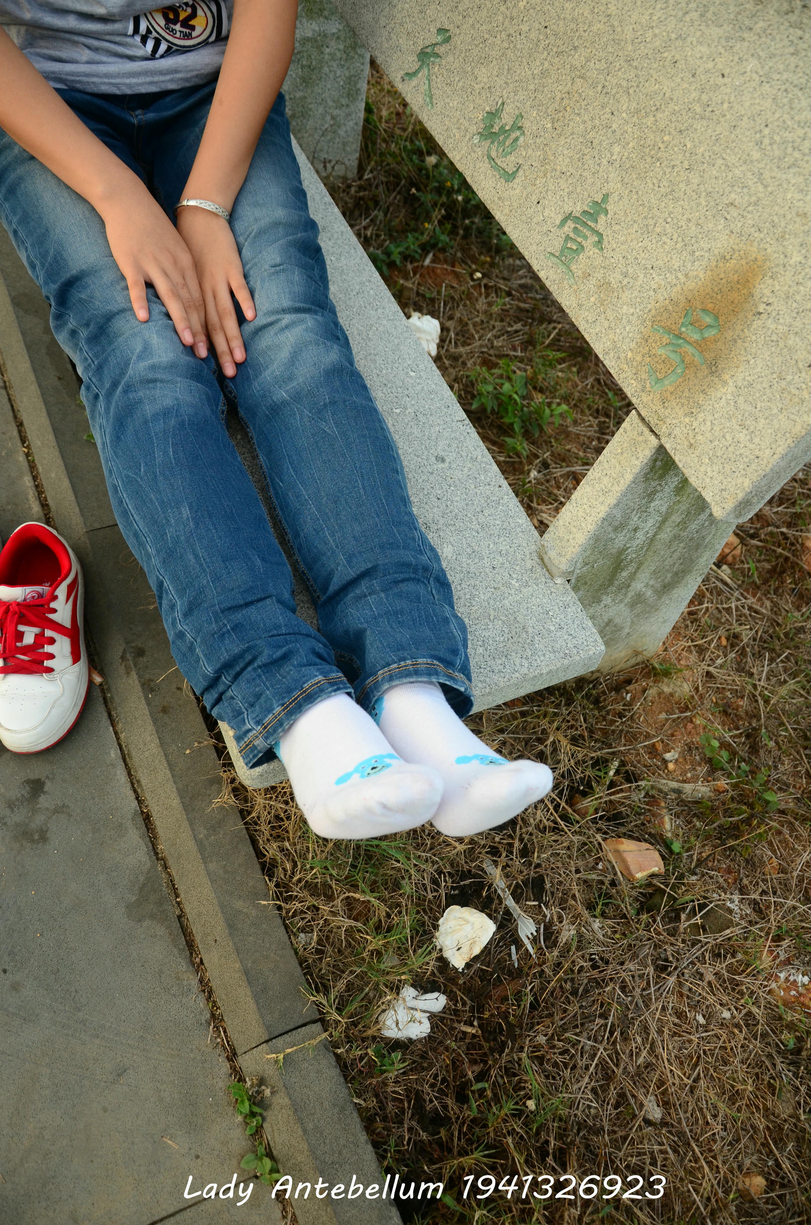 [战前女神] 恋足美腿棉袜女神级摄影套图 028 [74P-144MB]_第2集