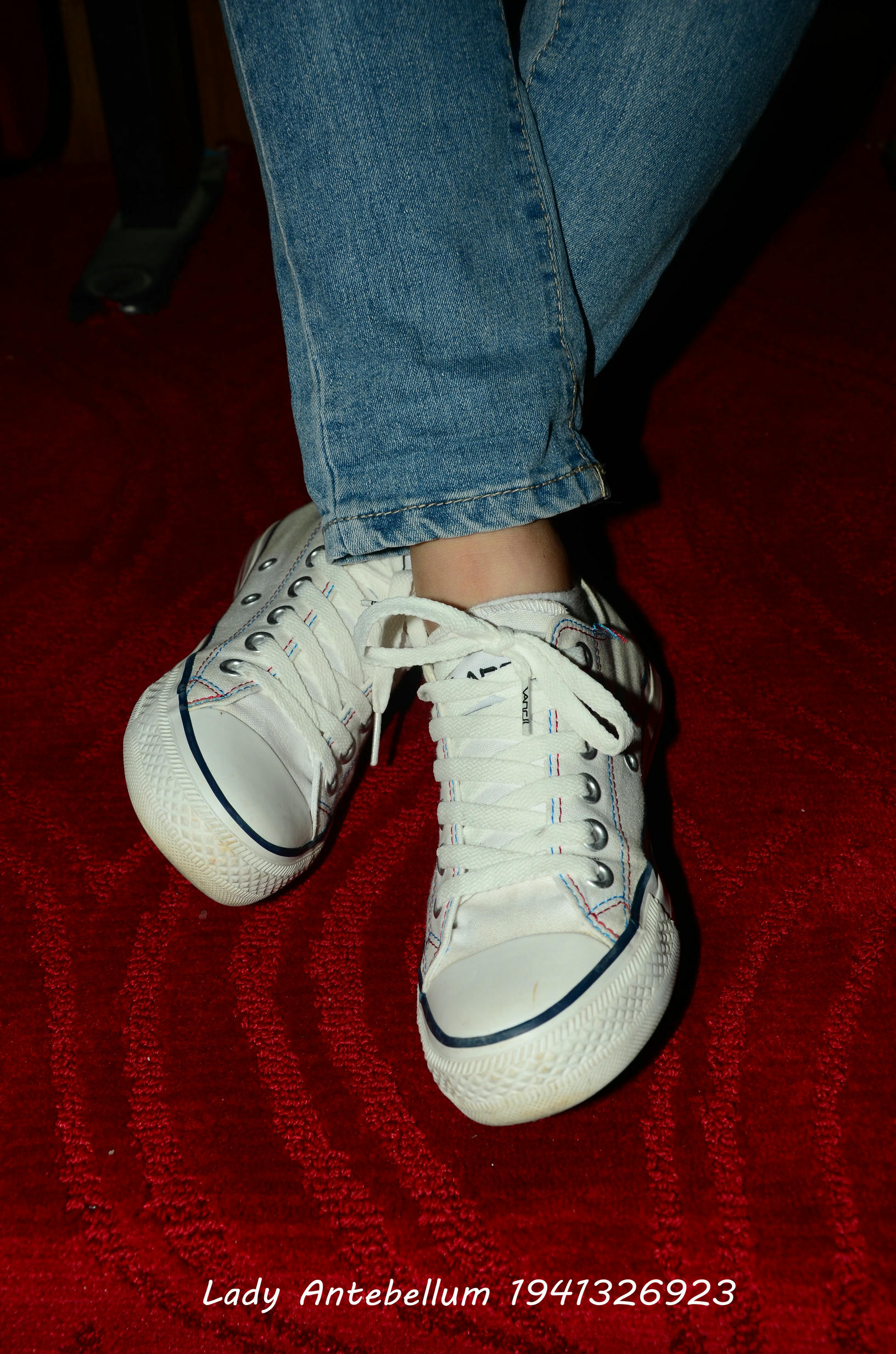 [战前女神] 恋足美腿棉袜女神级摄影套图 029 [167P-350MB]_第1集