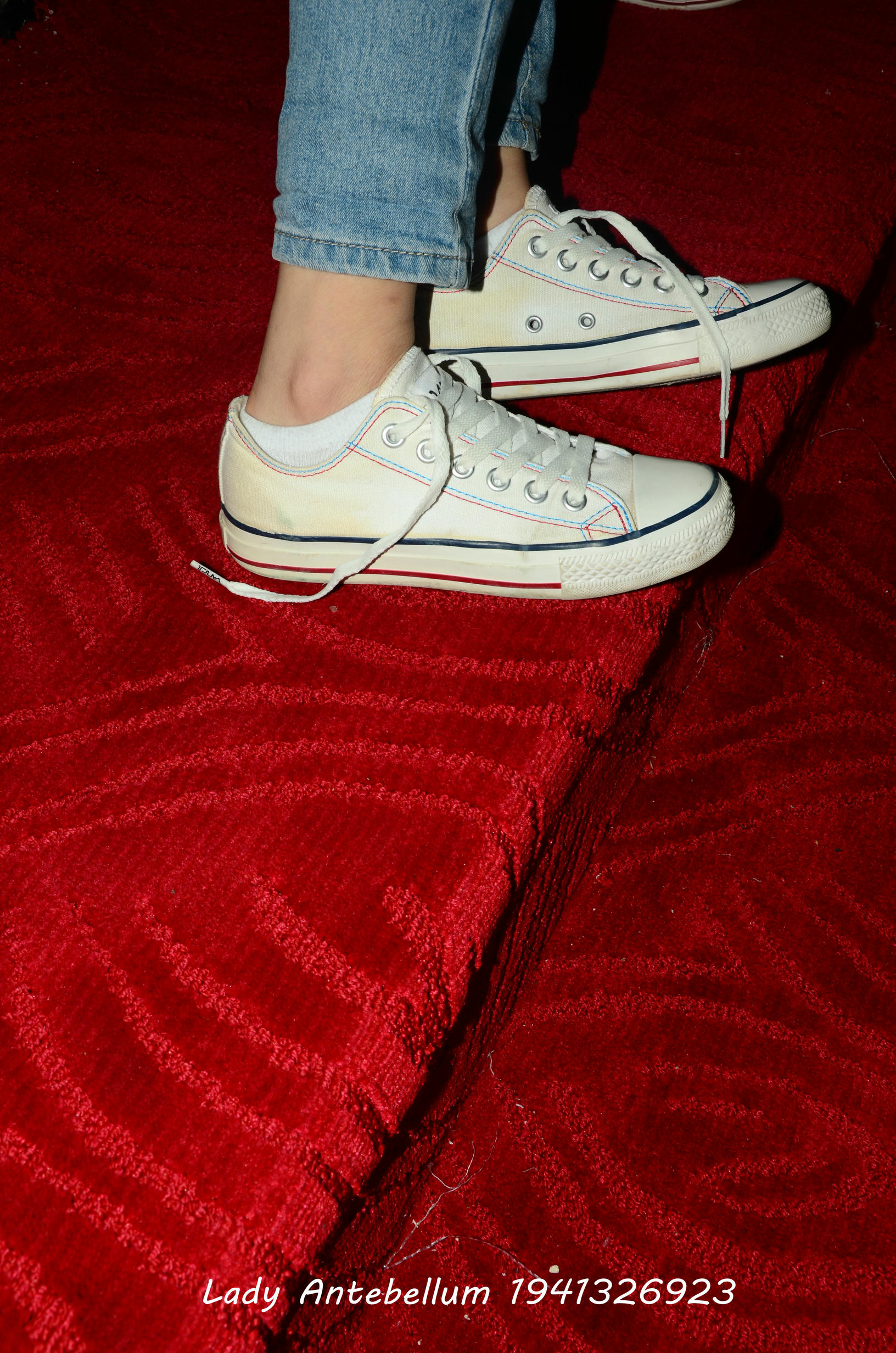 [战前女神] 恋足美腿棉袜女神级摄影套图 029 [167P-350MB]_第2集