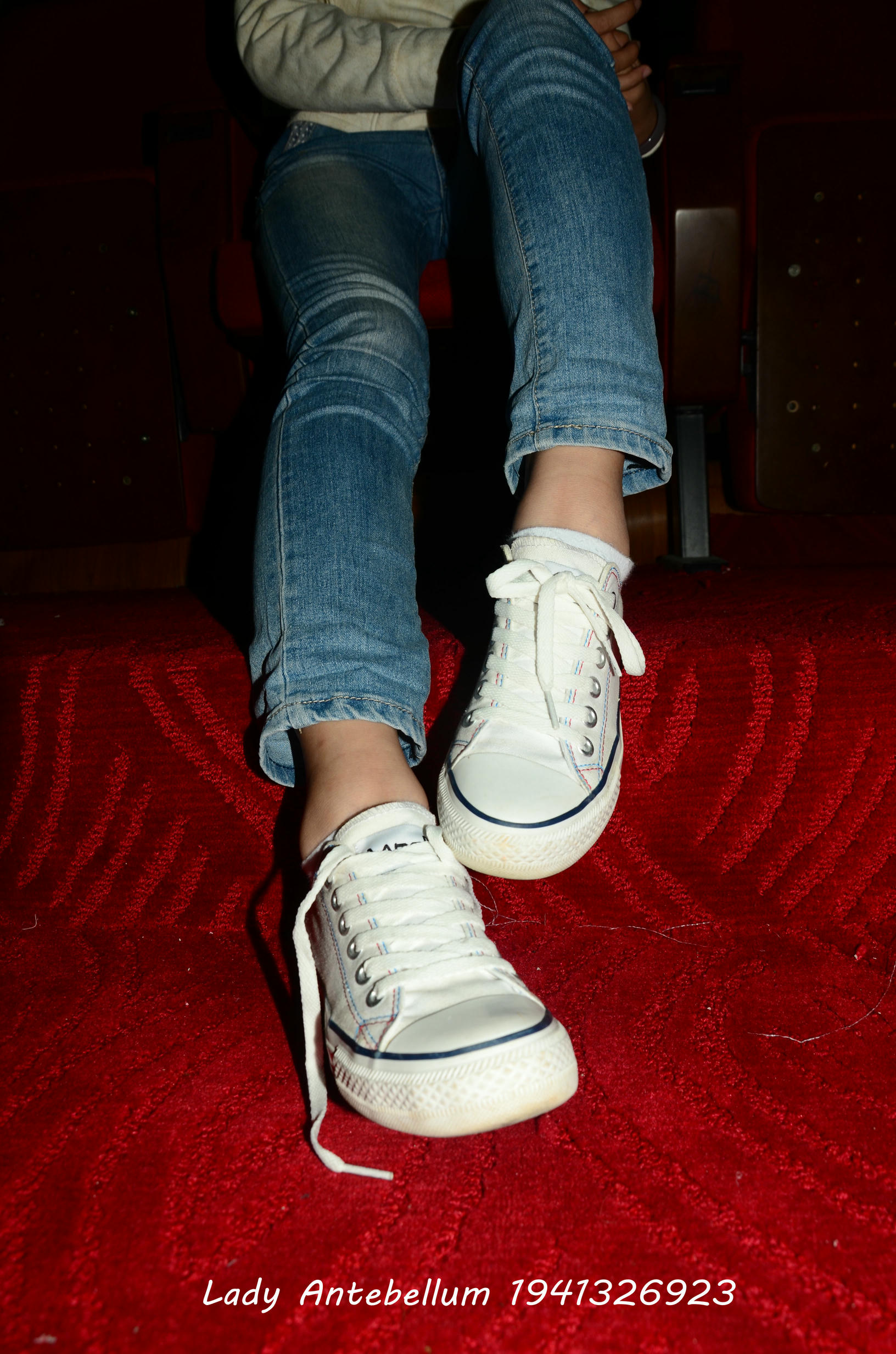 [战前女神] 恋足美腿棉袜女神级摄影套图 029 [167P-350MB]_第1集