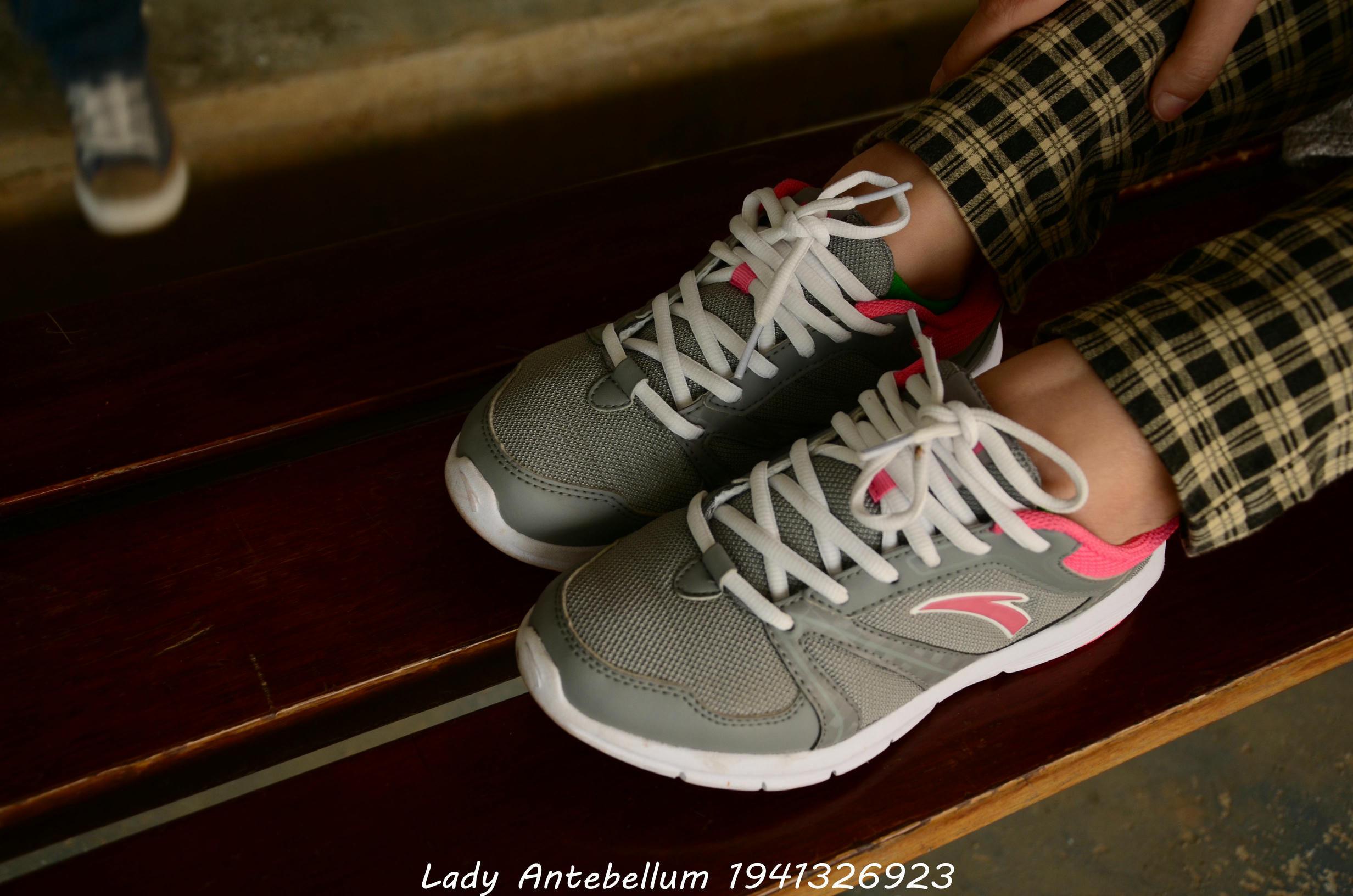 [战前女神] 恋足美腿棉袜女神级摄影套图 030 [117P-257MB]_第4集