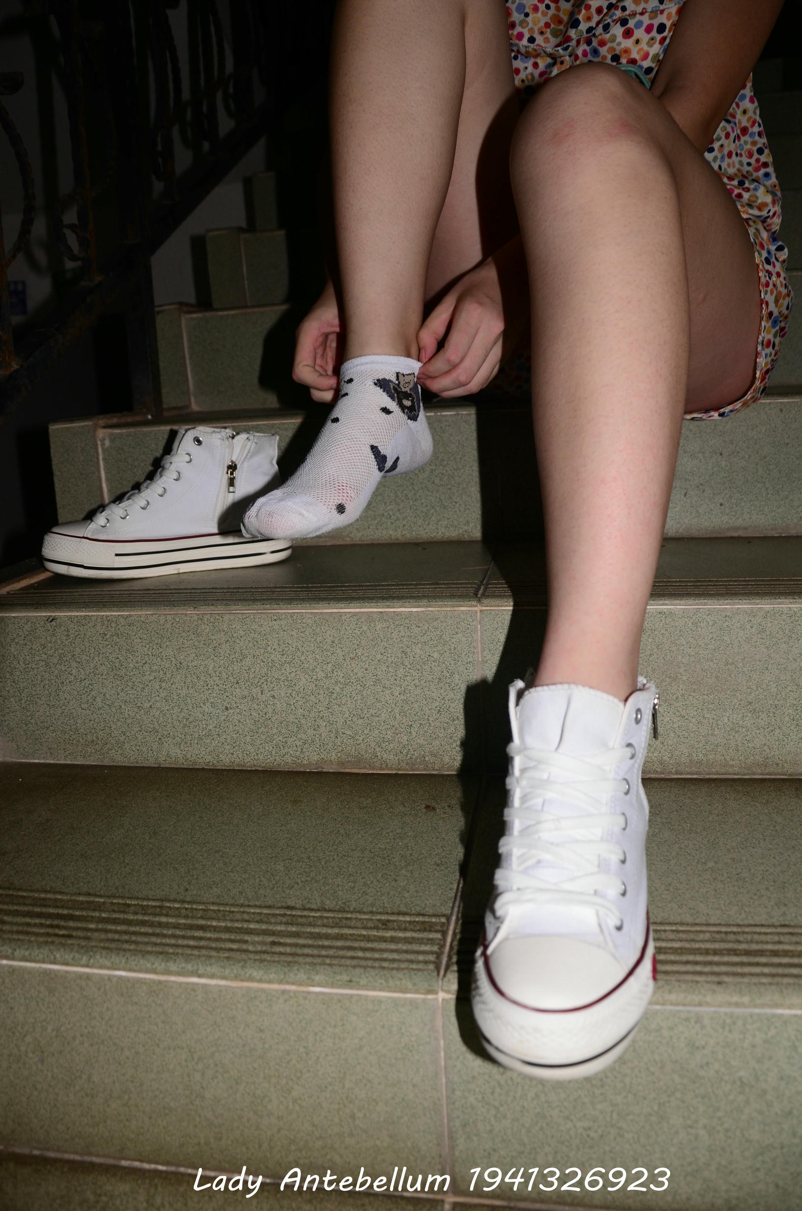 [战前女神] 恋足美腿棉袜女神级摄影套图 031 [70P-136MB]_第2集