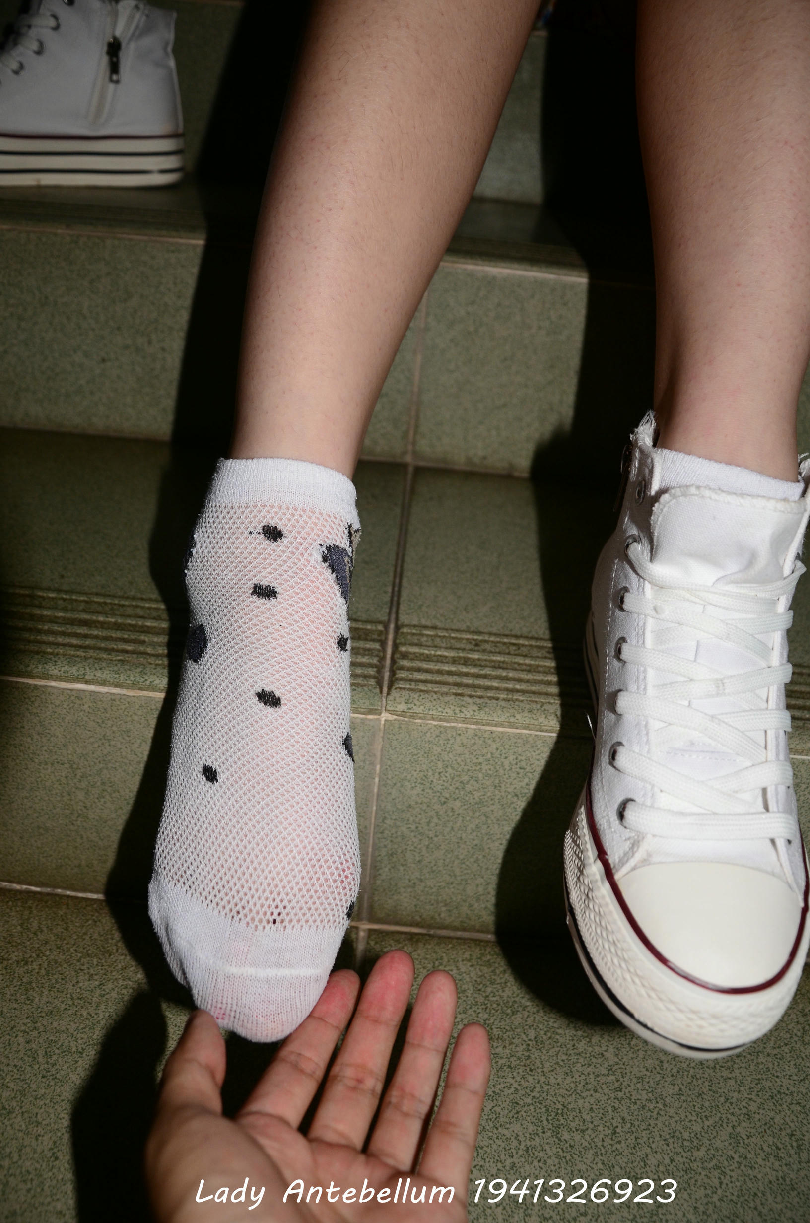 [战前女神] 恋足美腿棉袜女神级摄影套图 031 [70P-136MB]_第2集