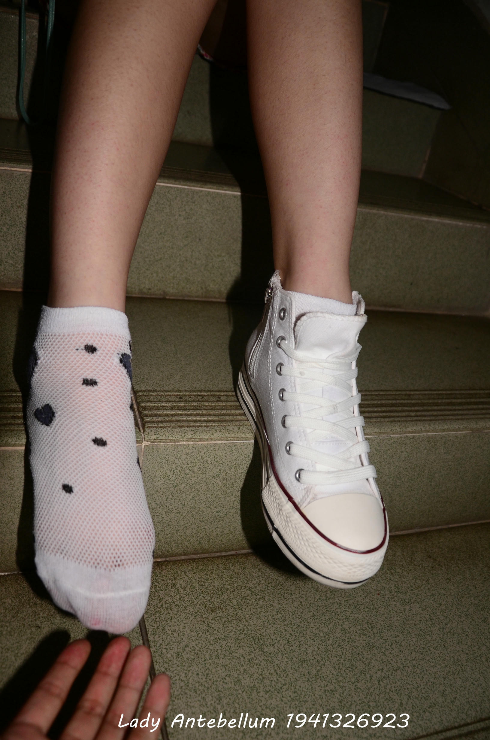 [战前女神] 恋足美腿棉袜女神级摄影套图 031 [70P-136MB]_第2集