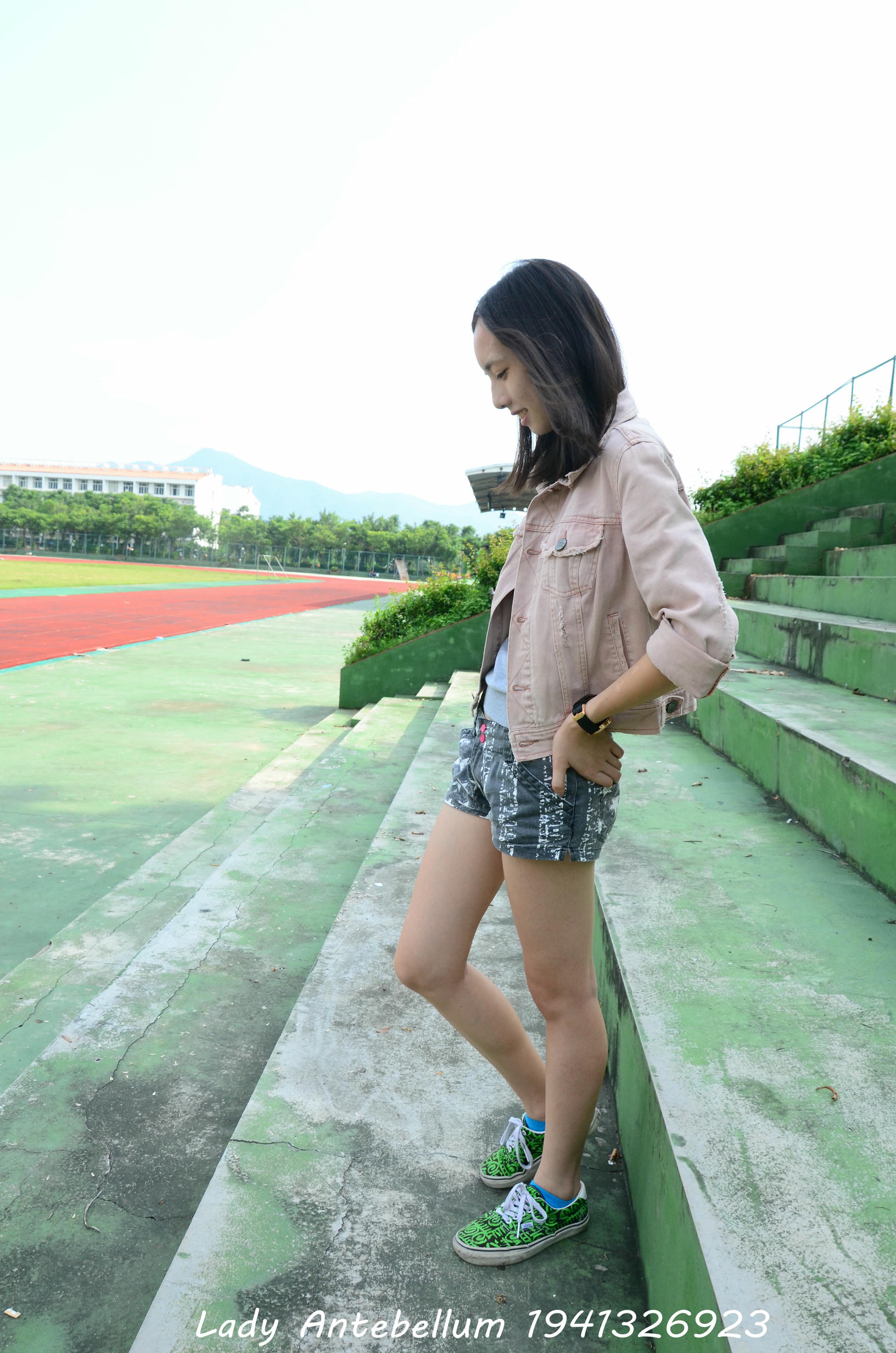 [战前女神] 恋足美腿棉袜女神级摄影套图 033 [125P-242MB]_第1集