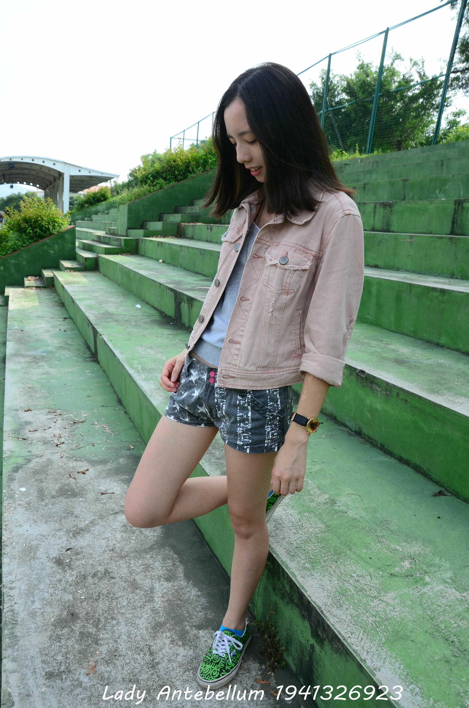 [战前女神] 恋足美腿棉袜女神级摄影套图 033 [125P-242MB]_第1集