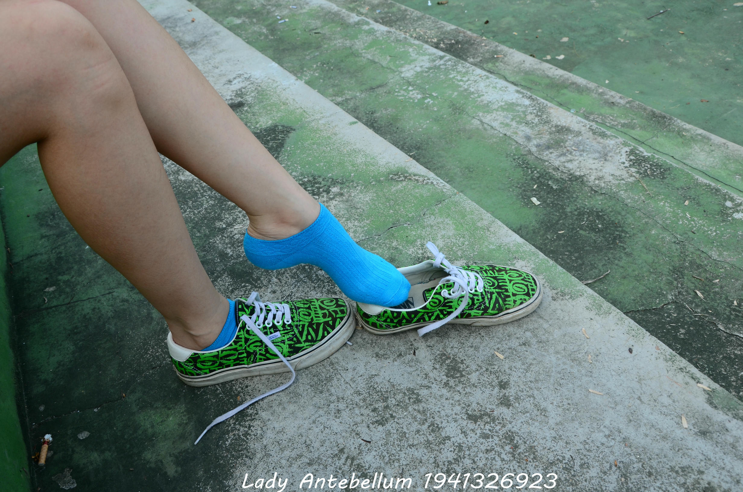 [战前女神] 恋足美腿棉袜女神级摄影套图 033 [125P-242MB]_第2集