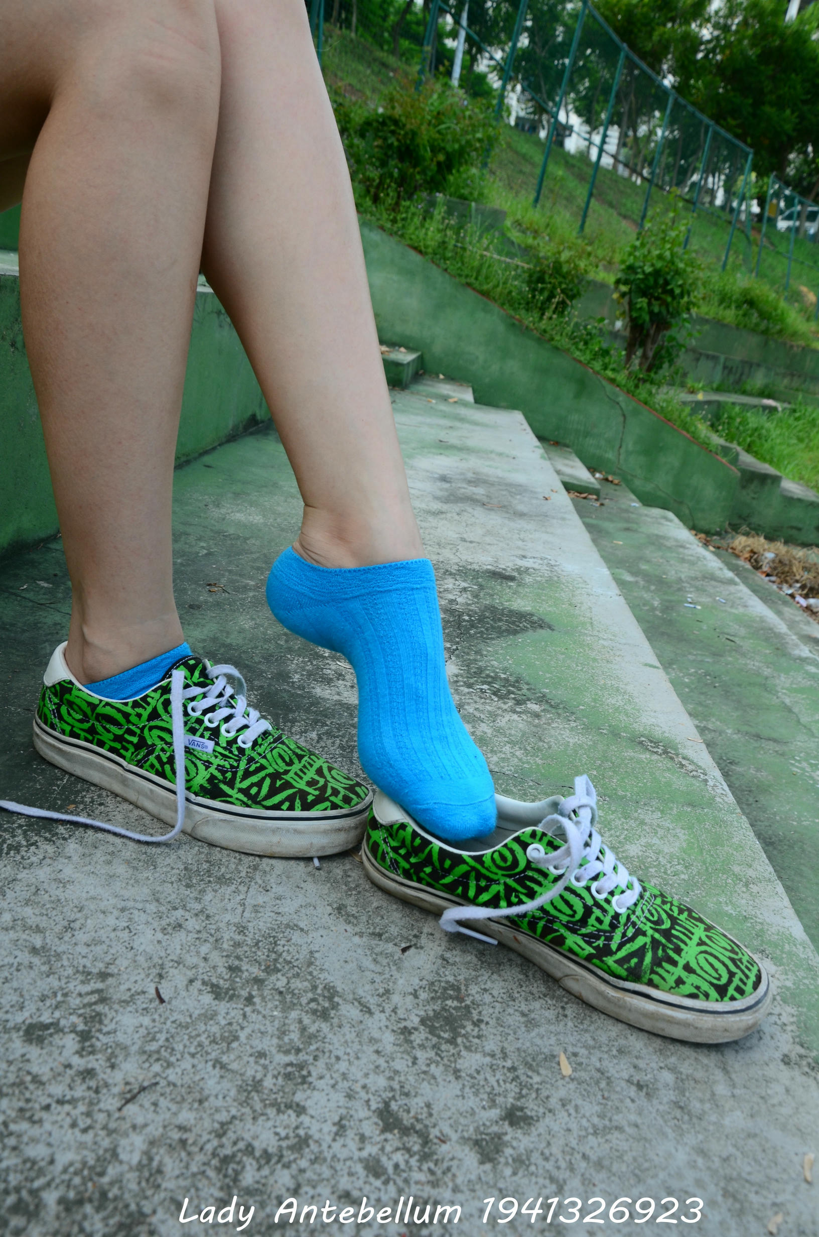 [战前女神] 恋足美腿棉袜女神级摄影套图 033 [125P-242MB]_第3集