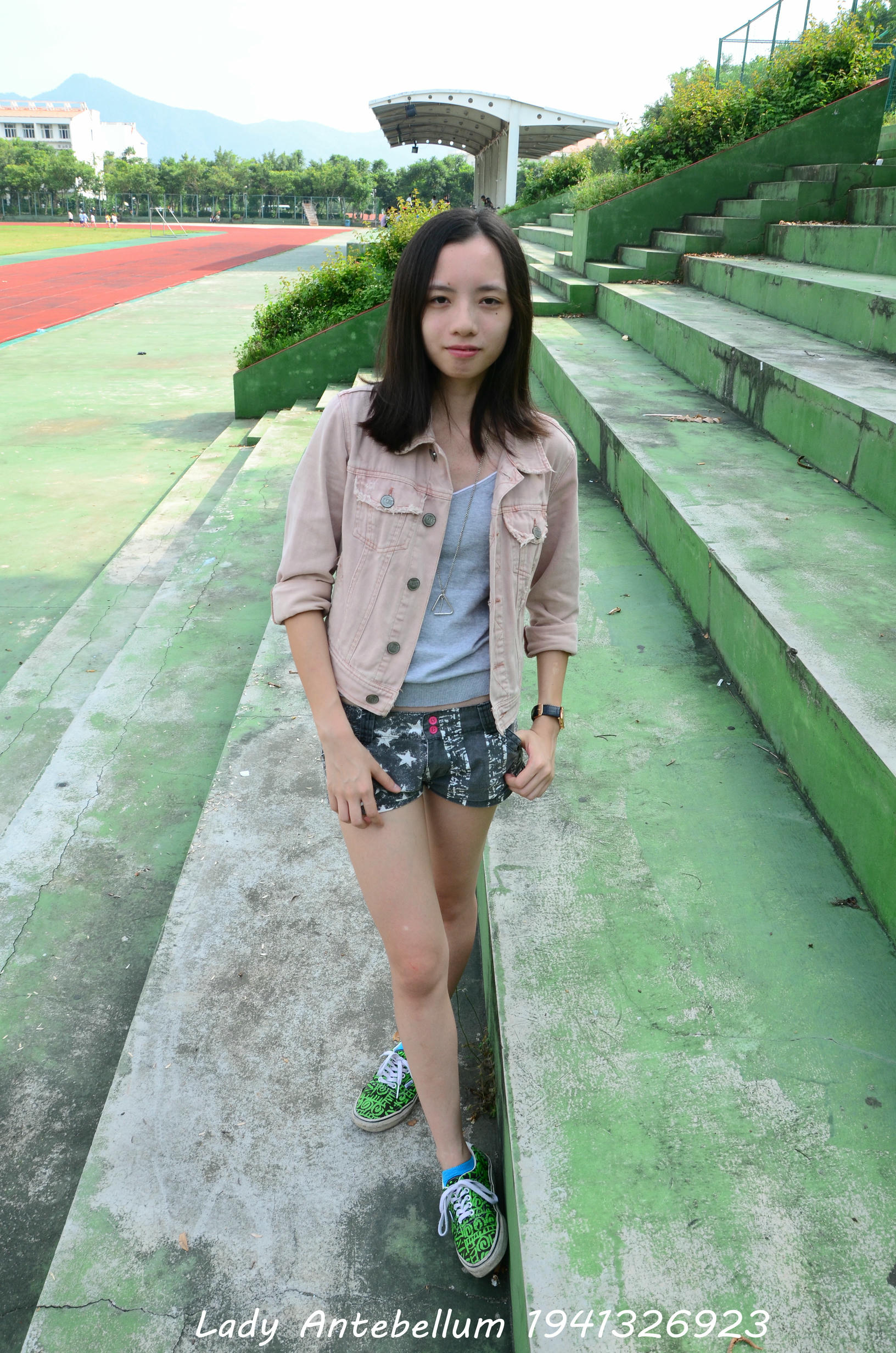 [战前女神] 恋足美腿棉袜女神级摄影套图 033 [125P-242MB]_第1集