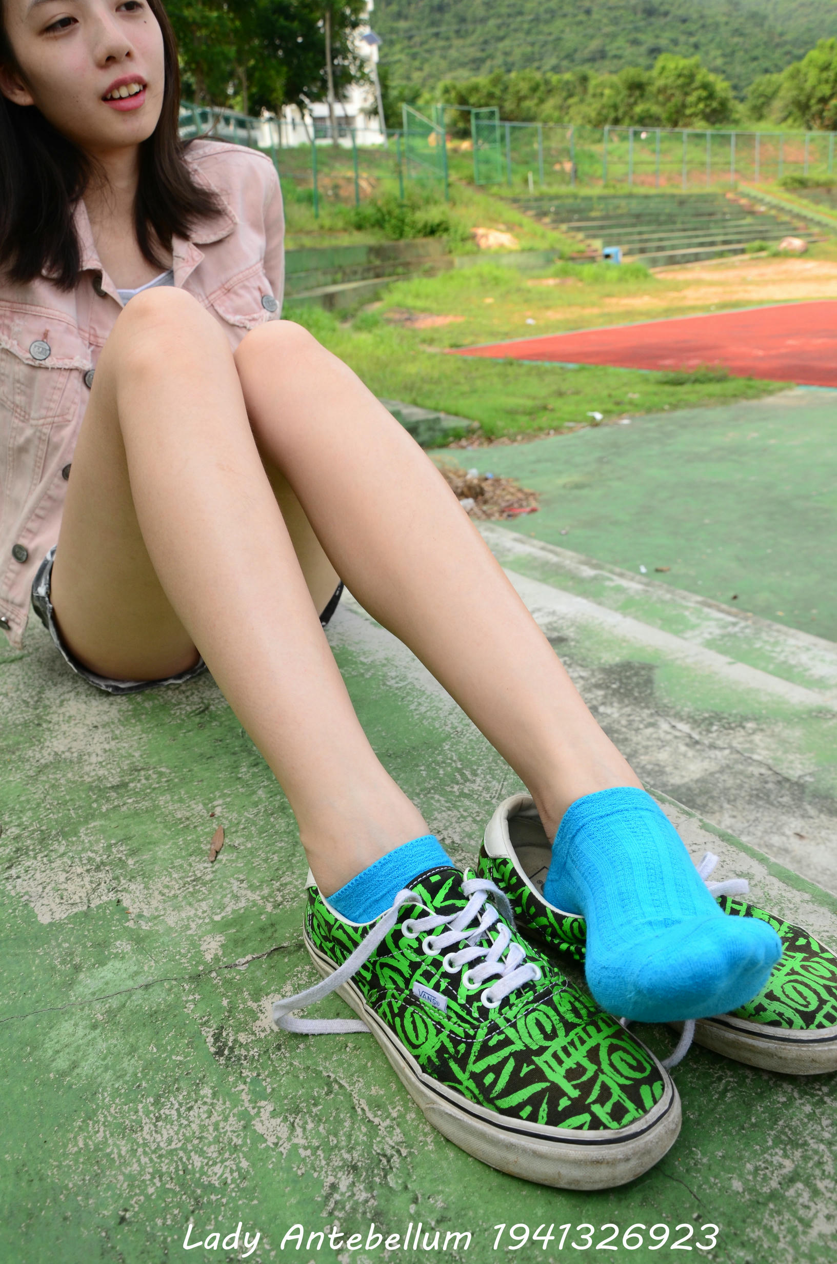 [战前女神] 恋足美腿棉袜女神级摄影套图 033 [125P-242MB]_第3集