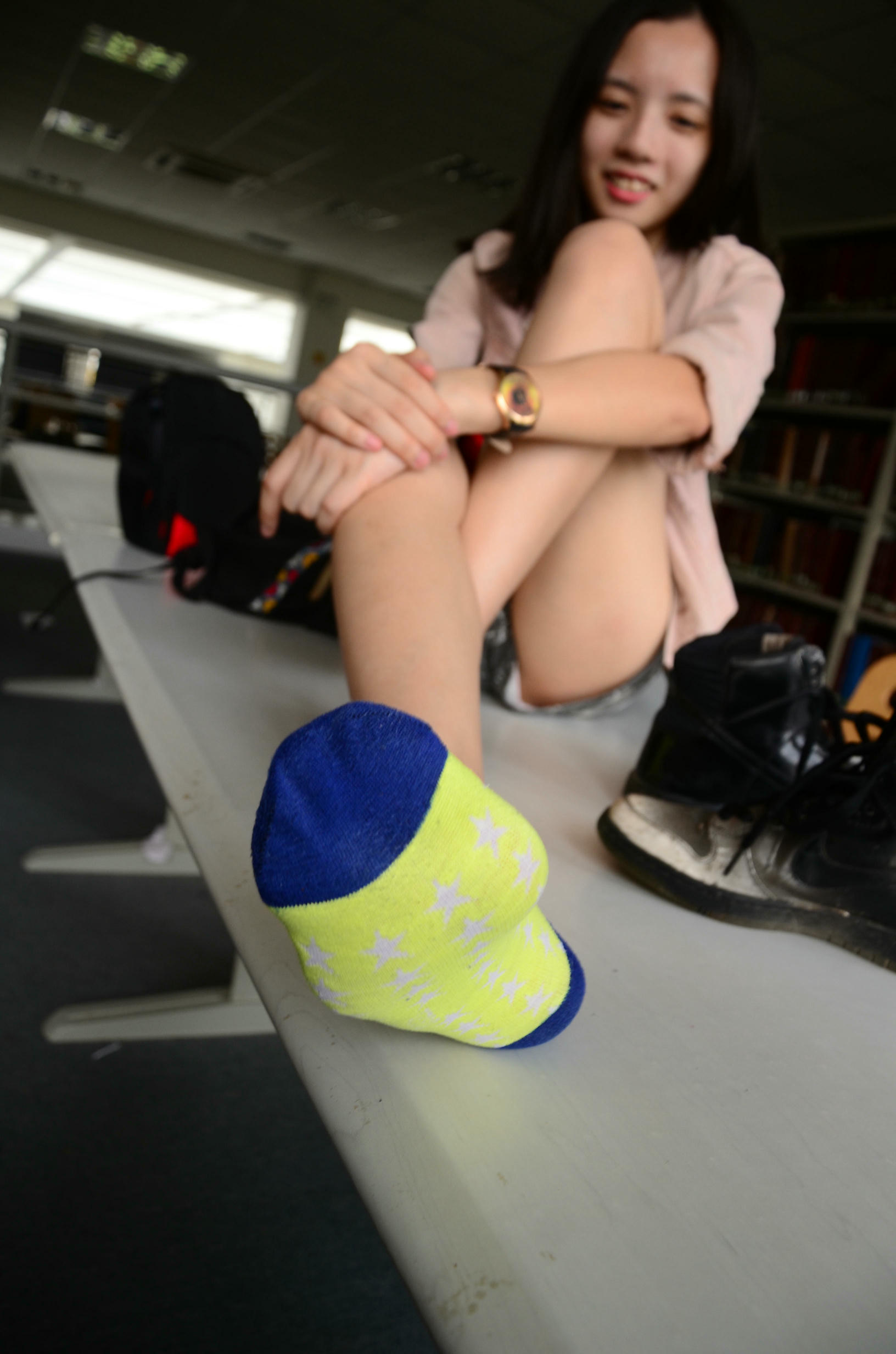 [战前女神] 恋足美腿棉袜女神级摄影套图 034 [57P-59MB]_第2集