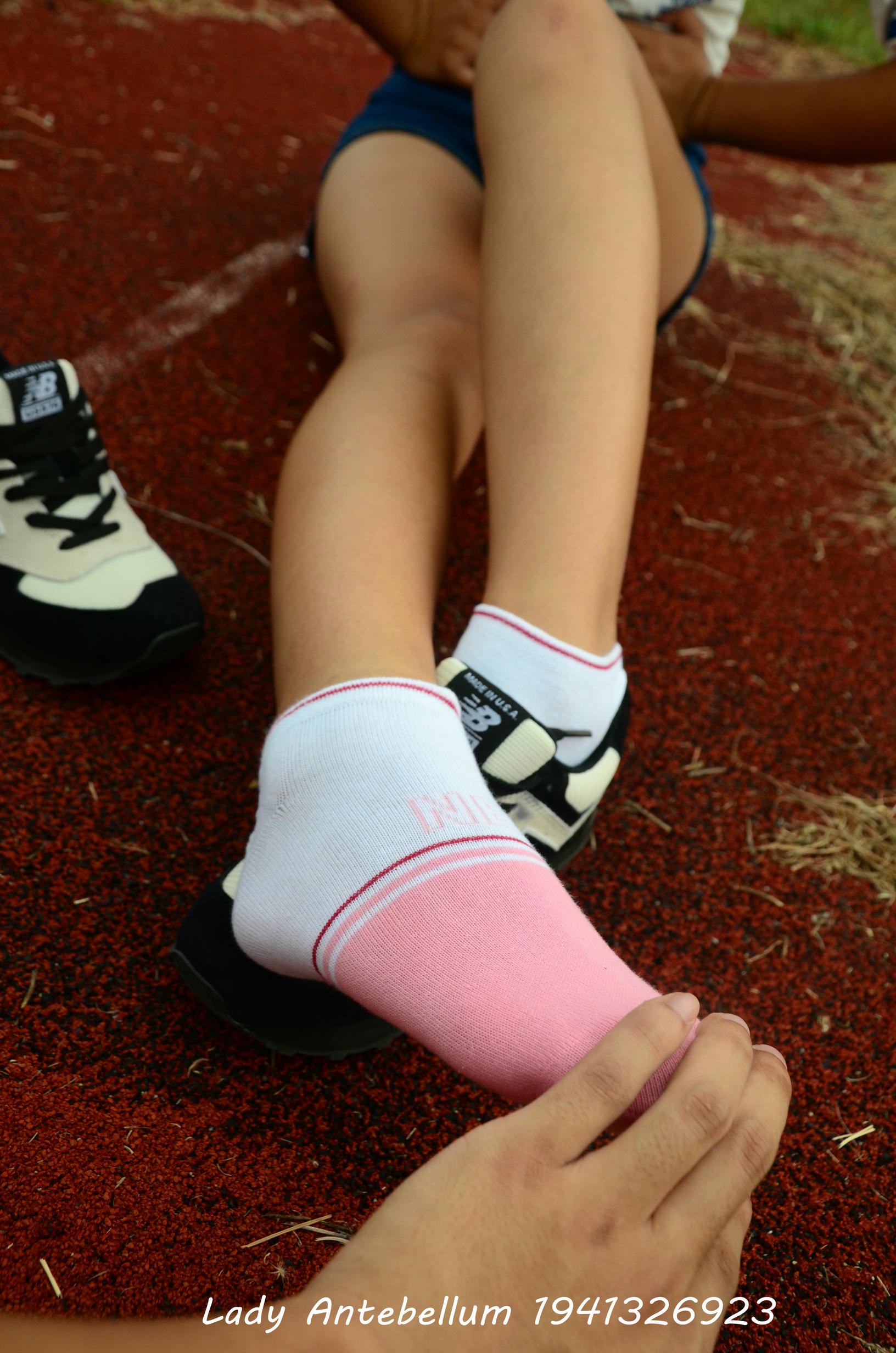 [战前女神] 恋足美腿棉袜女神级摄影套图 035 [91P-195MB]_第2集