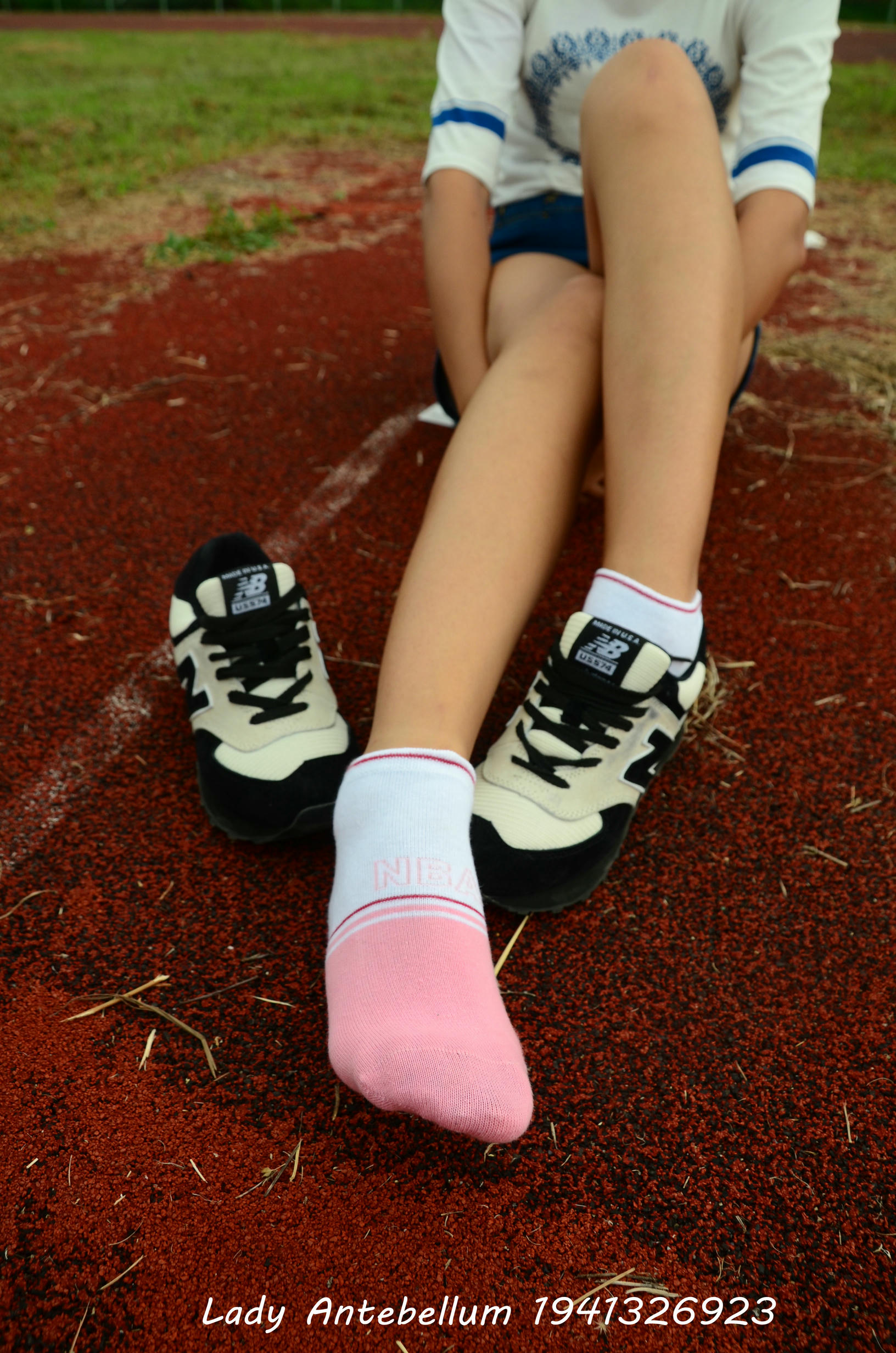 [战前女神] 恋足美腿棉袜女神级摄影套图 035 [91P-195MB]_第2集