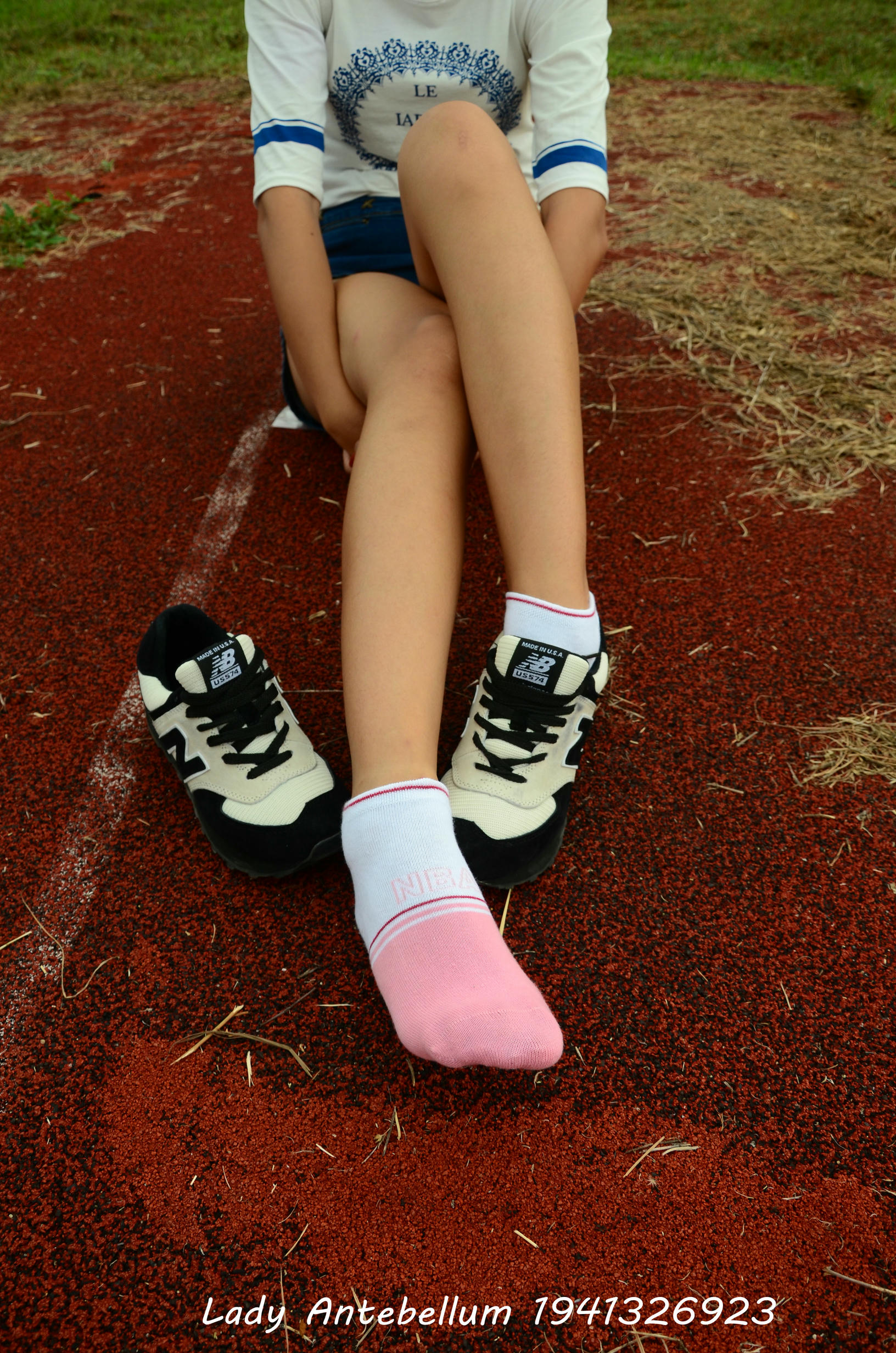 [战前女神] 恋足美腿棉袜女神级摄影套图 035 [91P-195MB]_第2集