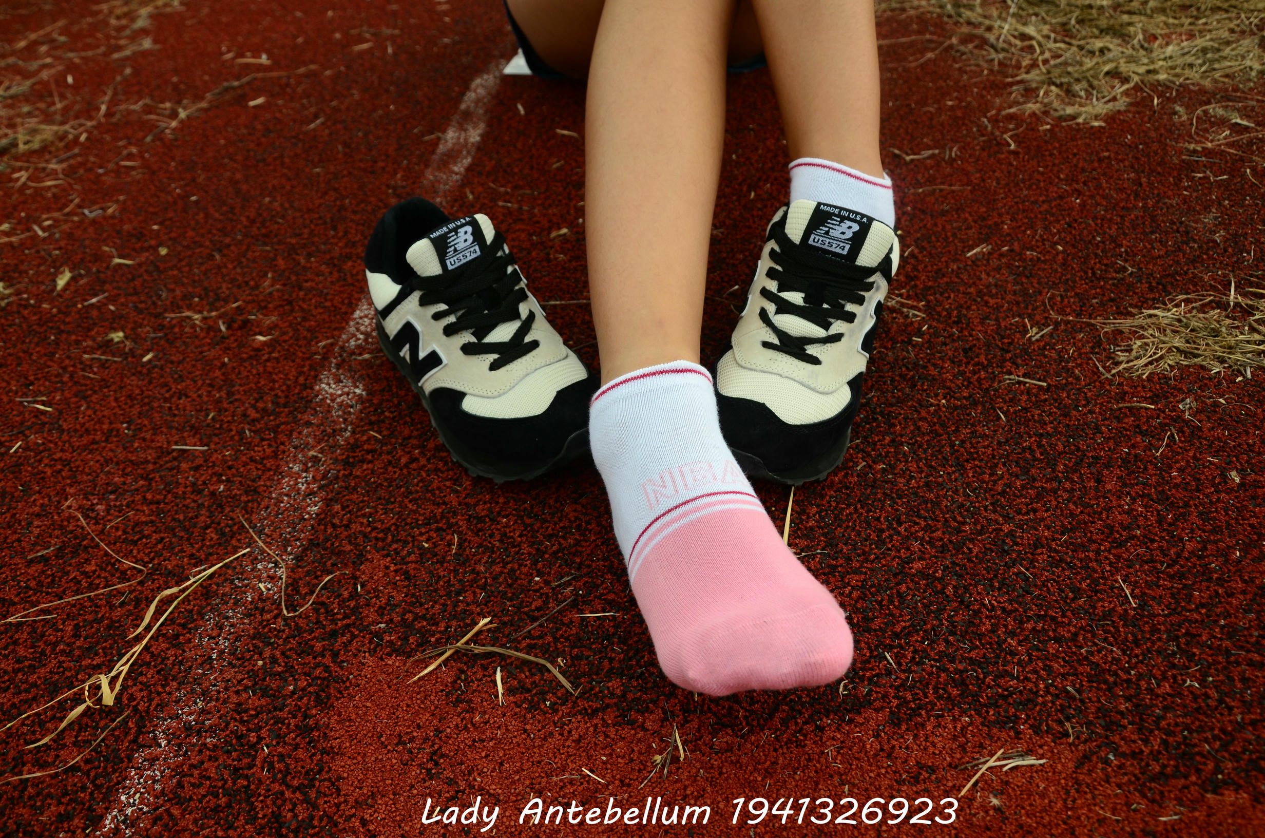 [战前女神] 恋足美腿棉袜女神级摄影套图 035 [91P-195MB]_第2集