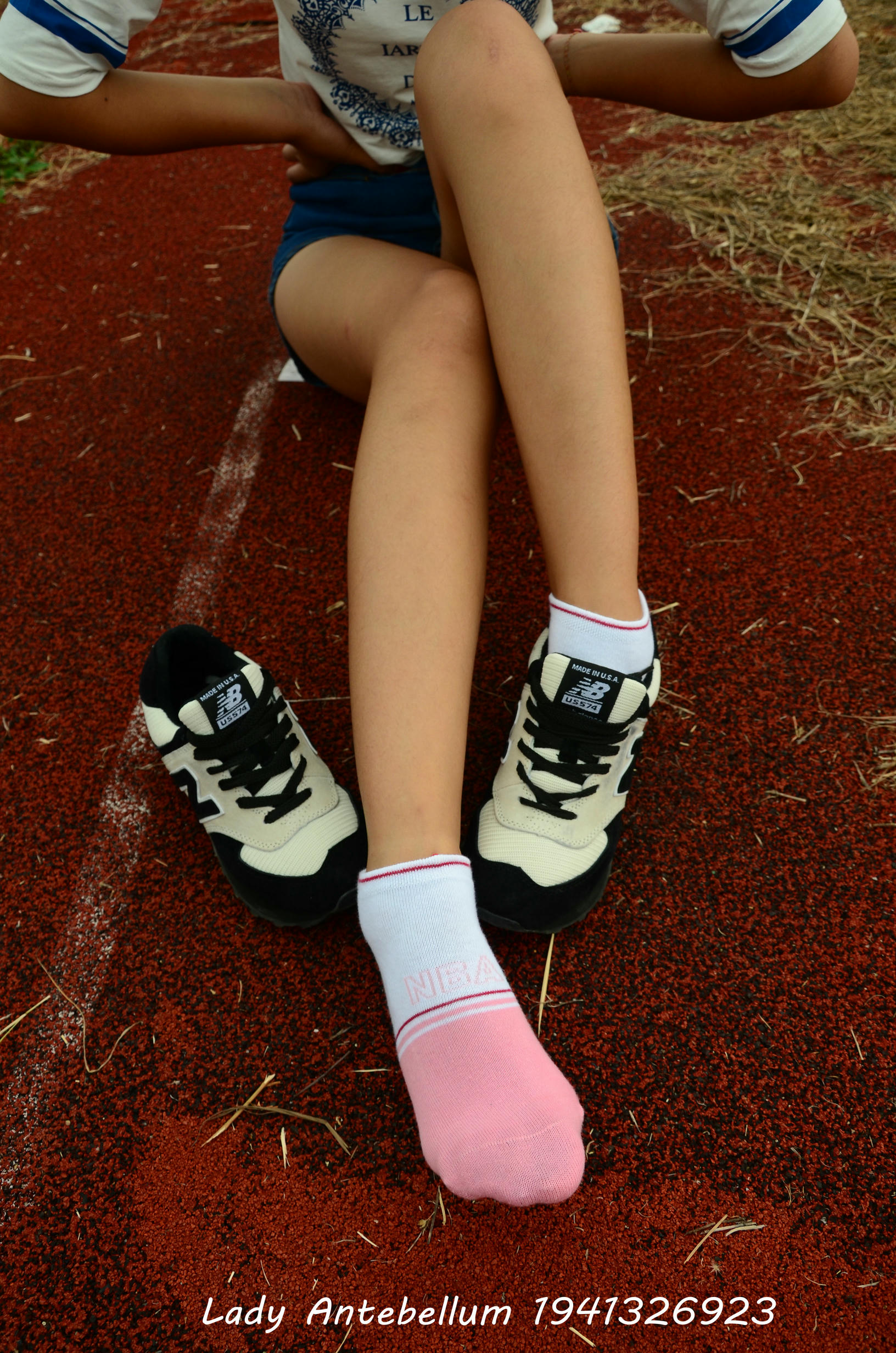 [战前女神] 恋足美腿棉袜女神级摄影套图 035 [91P-195MB]_第2集