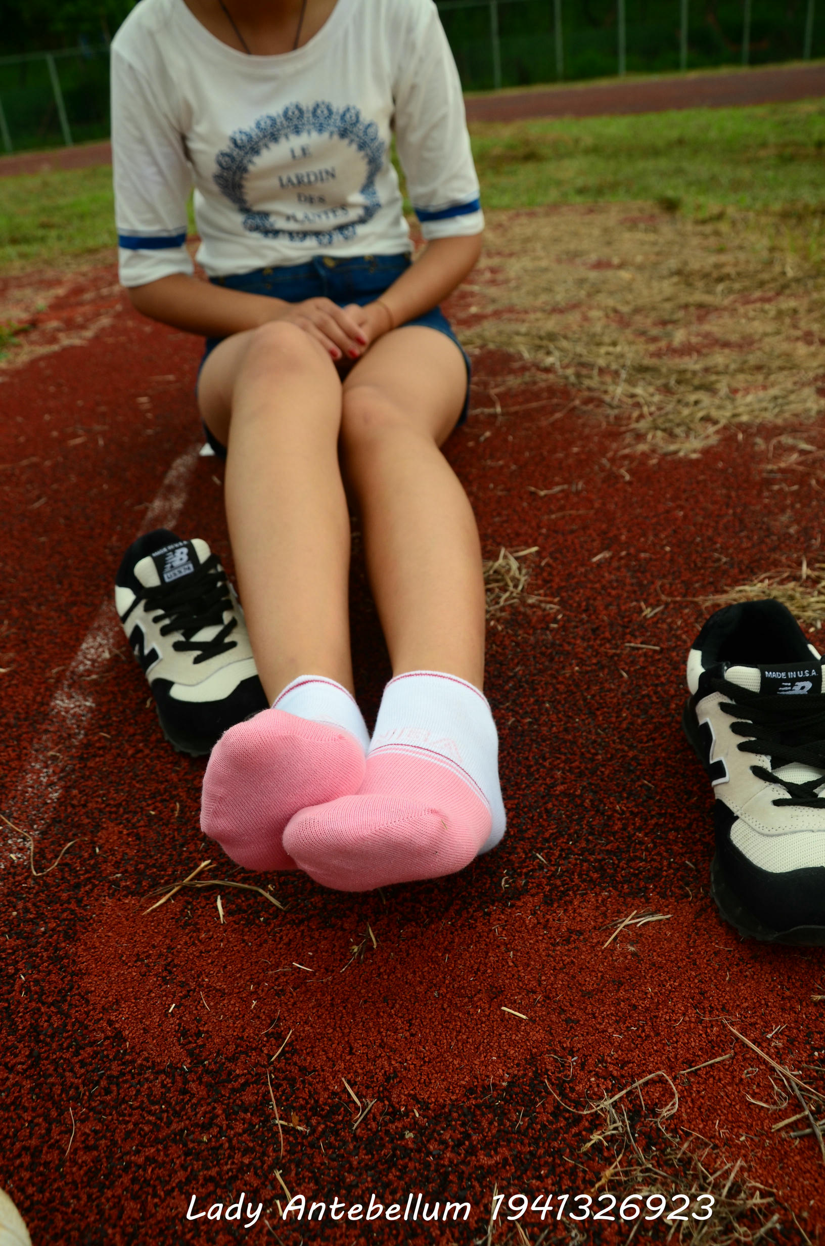 [战前女神] 恋足美腿棉袜女神级摄影套图 035 [91P-195MB]_第2集