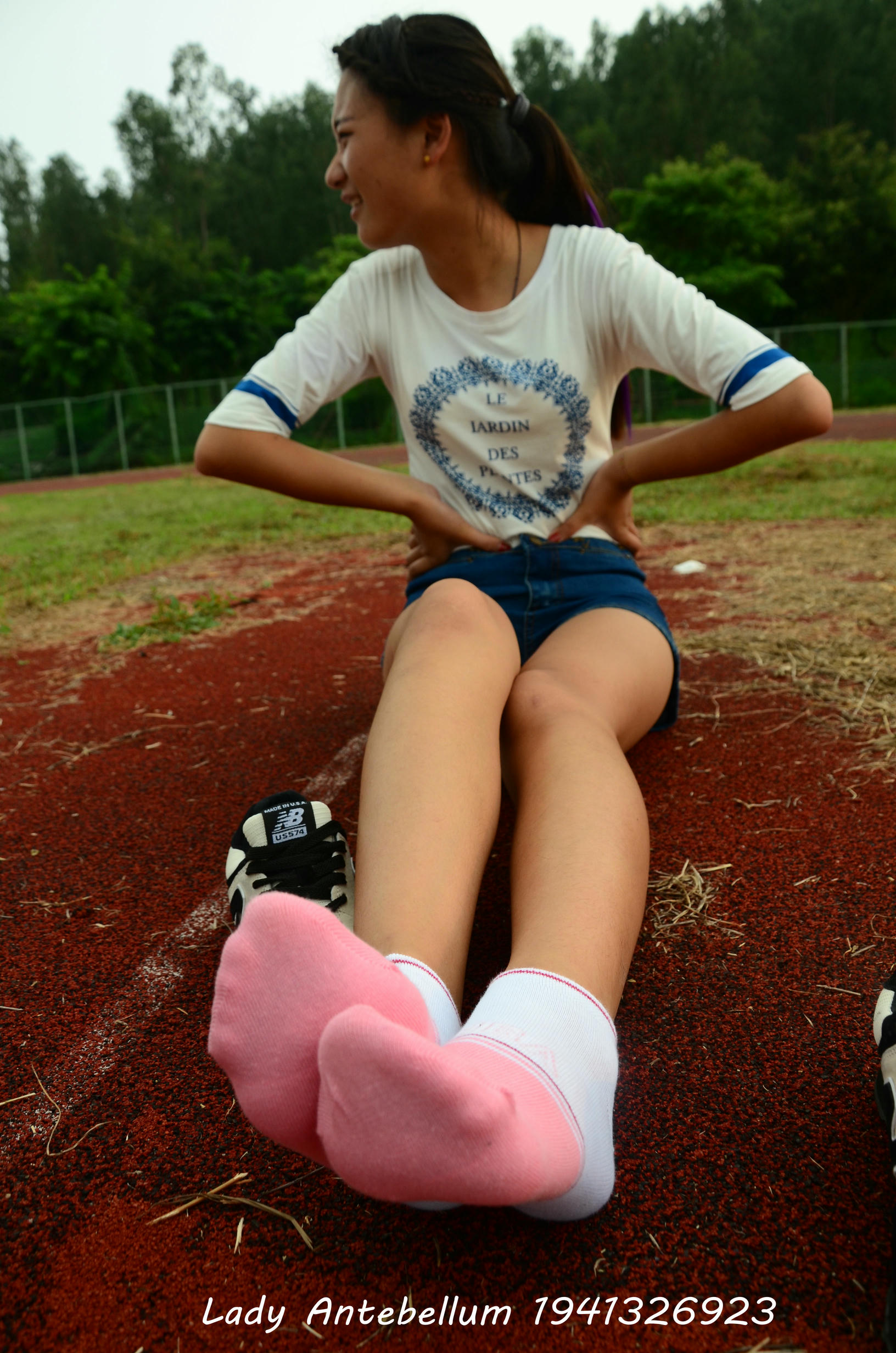 [战前女神] 恋足美腿棉袜女神级摄影套图 035 [91P-195MB]_第2集