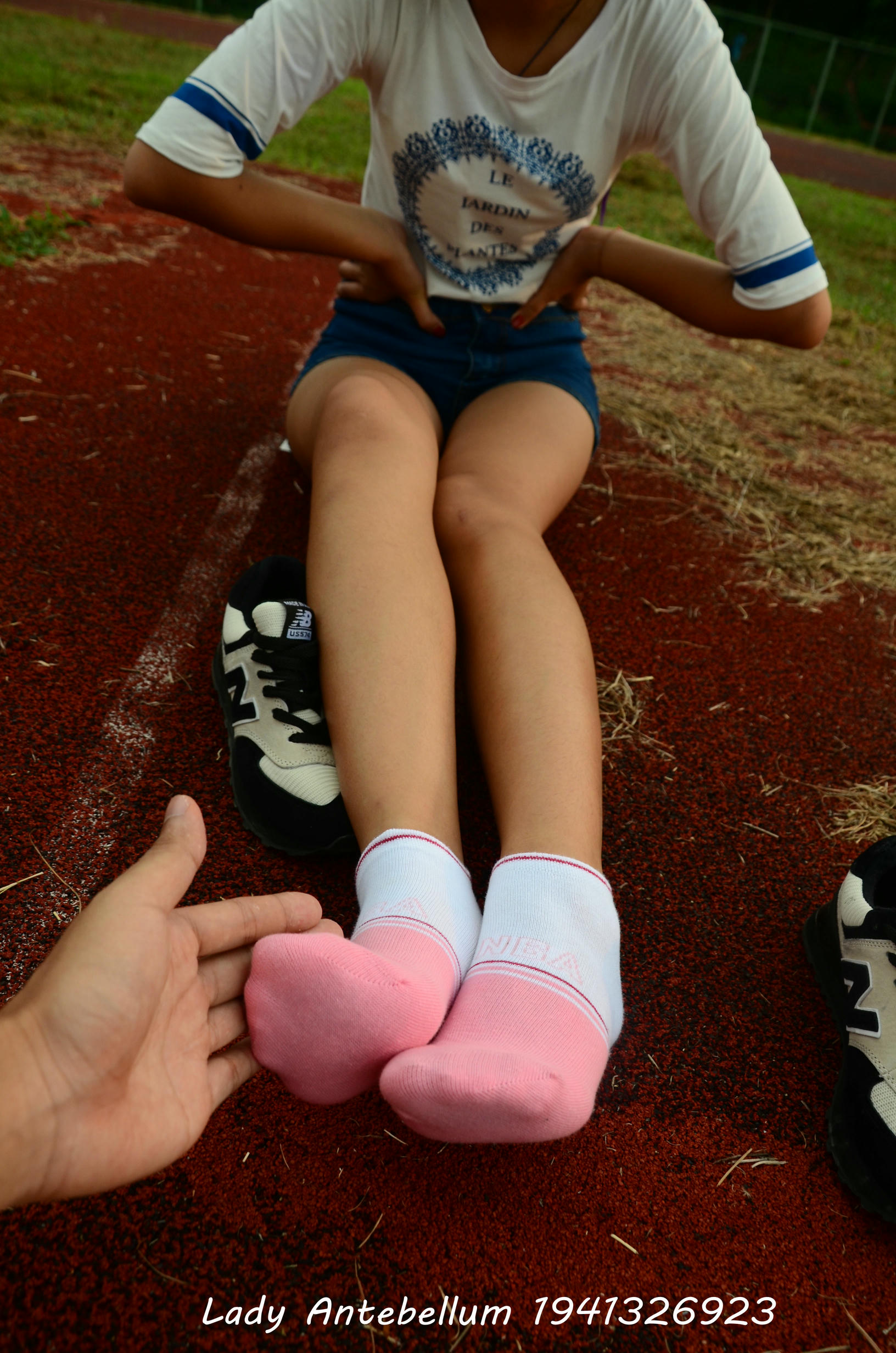 [战前女神] 恋足美腿棉袜女神级摄影套图 035 [91P-195MB]_第2集