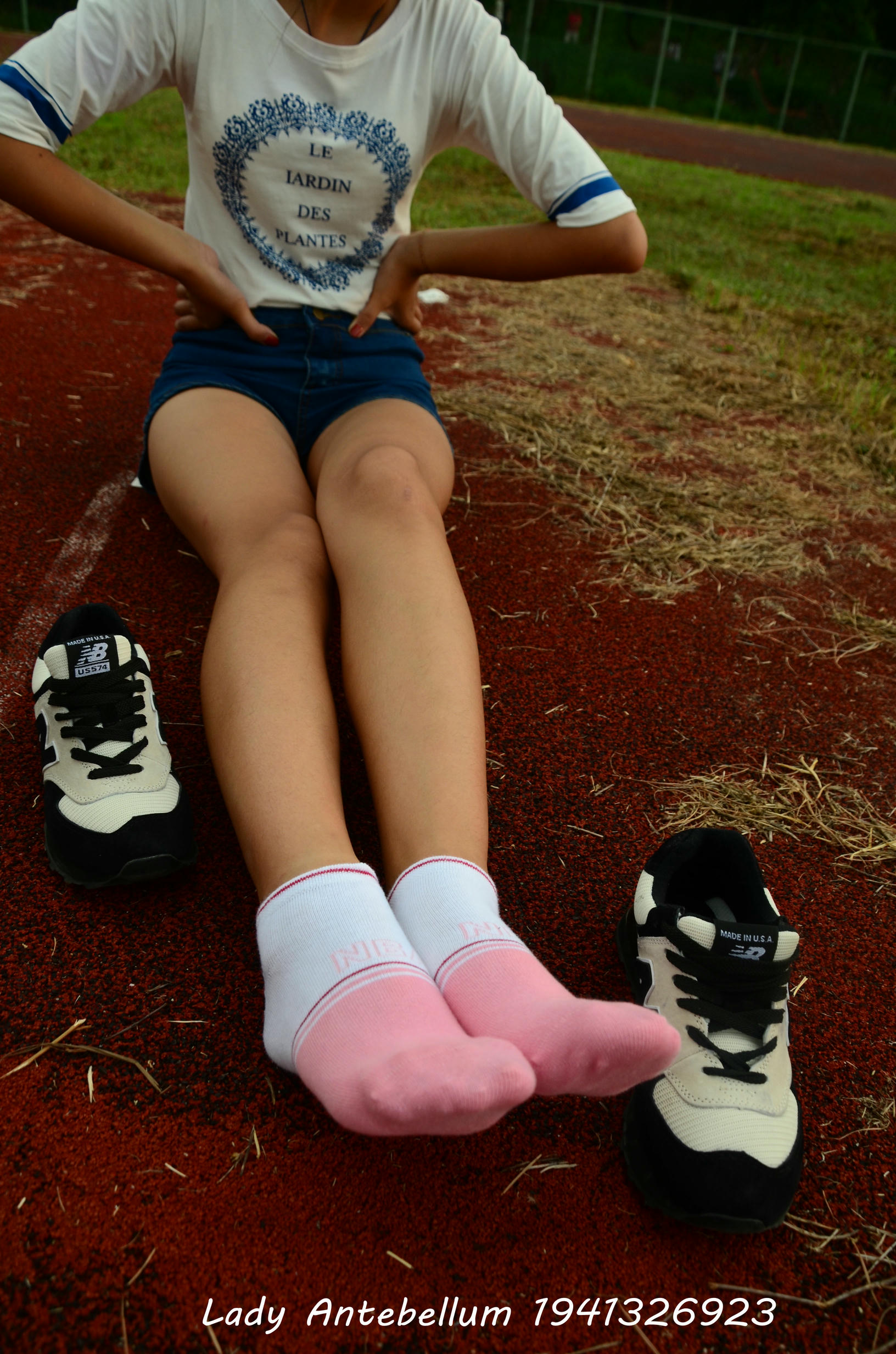 [战前女神] 恋足美腿棉袜女神级摄影套图 035 [91P-195MB]_第2集