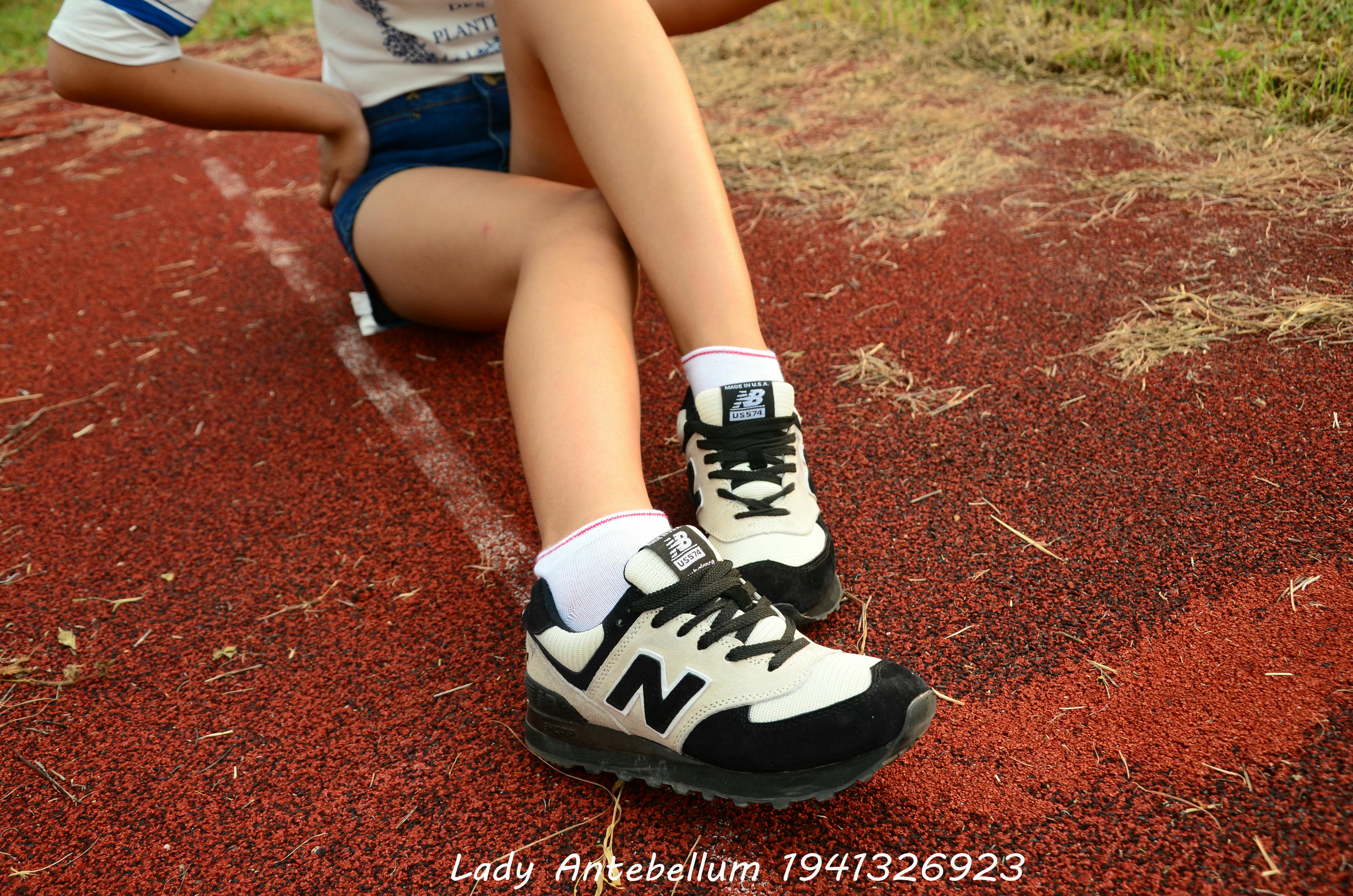 [战前女神] 恋足美腿棉袜女神级摄影套图 035 [91P-195MB]_第1集