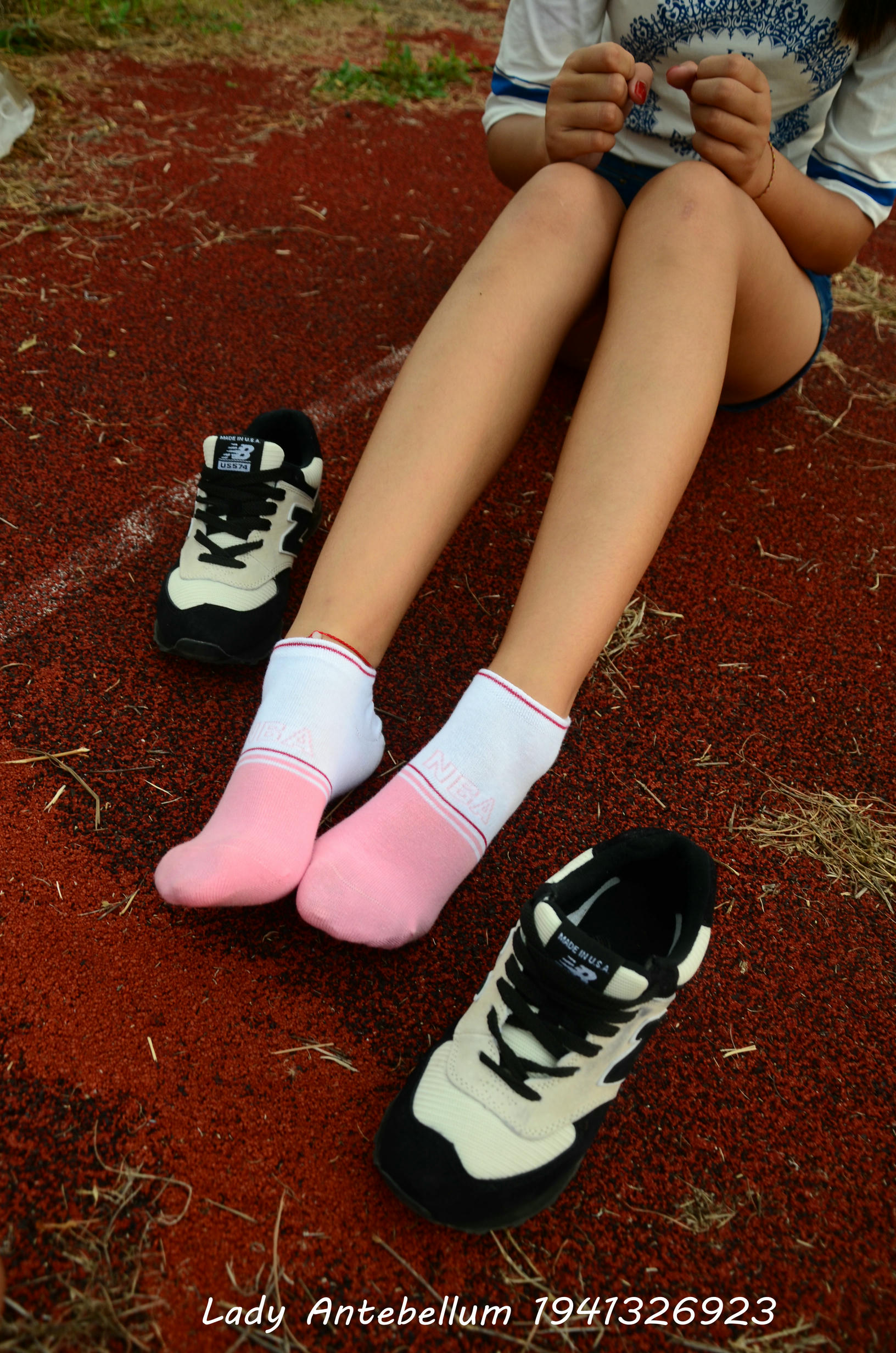 [战前女神] 恋足美腿棉袜女神级摄影套图 035 [91P-195MB]_第3集