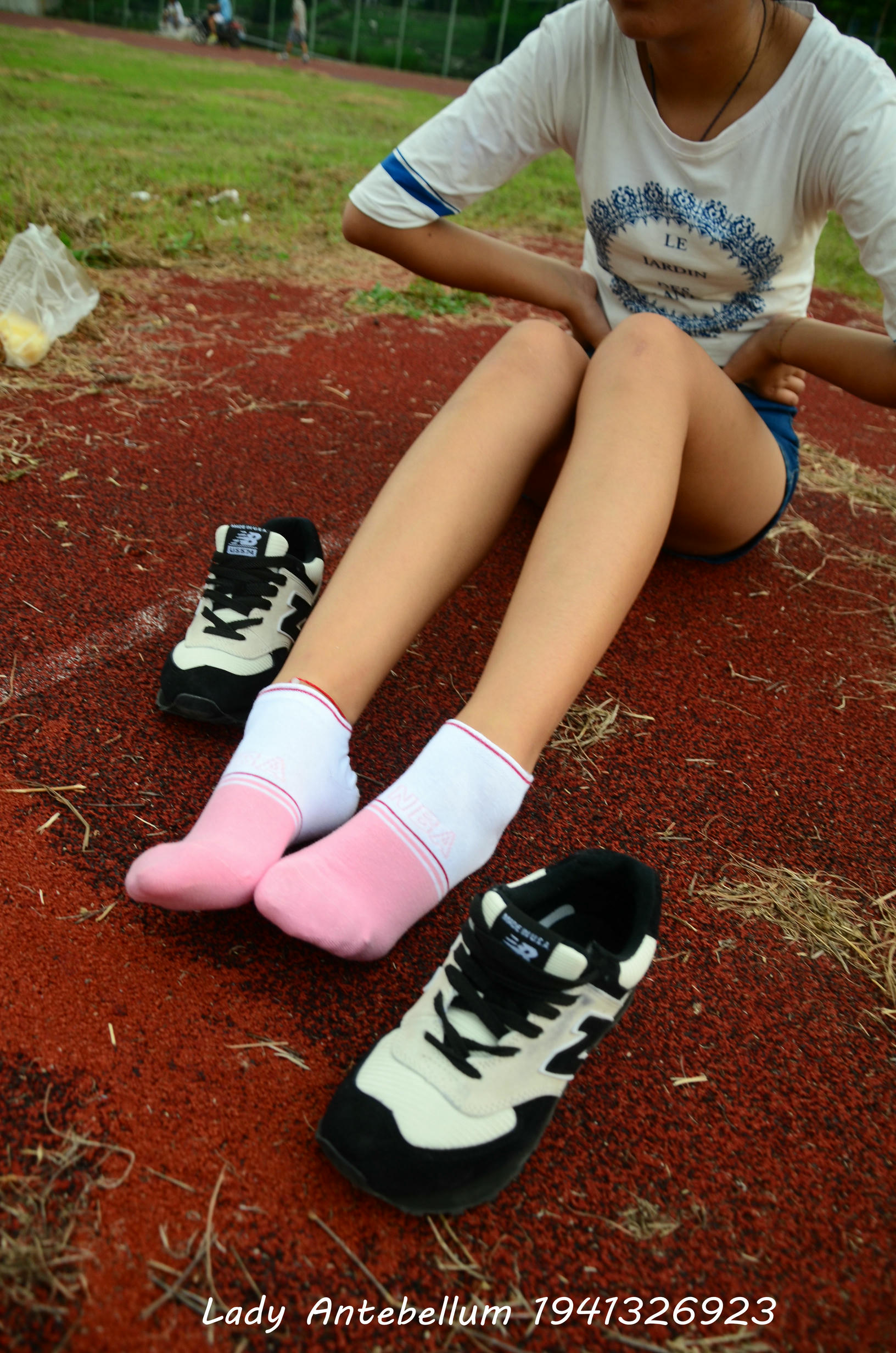 [战前女神] 恋足美腿棉袜女神级摄影套图 035 [91P-195MB]_第3集