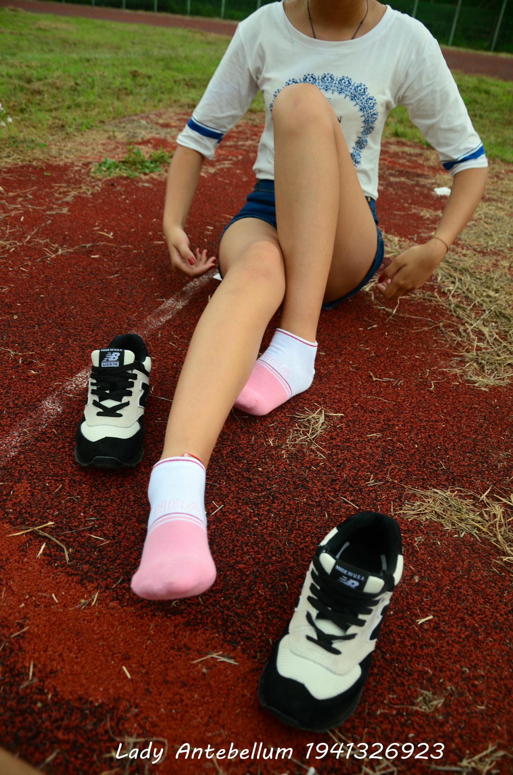 [战前女神] 恋足美腿棉袜女神级摄影套图 035 [91P-195MB]_第3集