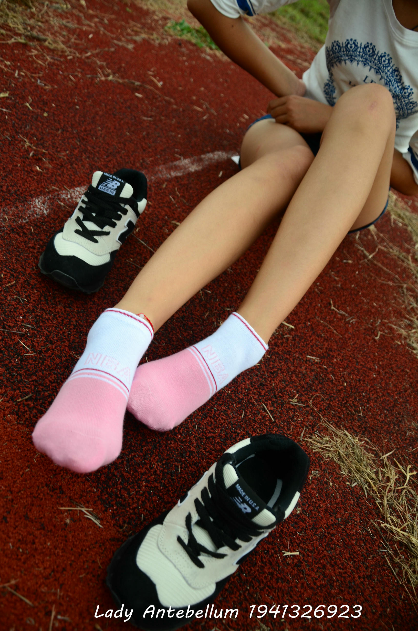 [战前女神] 恋足美腿棉袜女神级摄影套图 035 [91P-195MB]_第3集