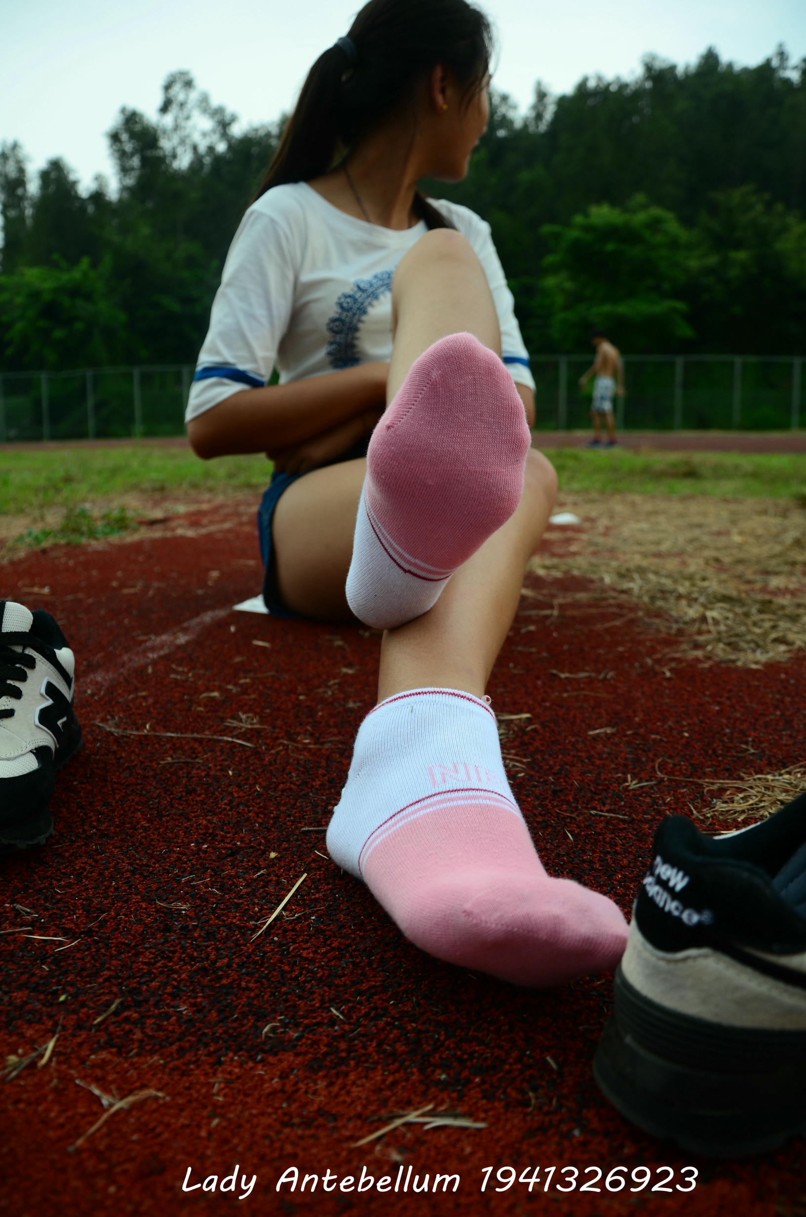 [战前女神] 恋足美腿棉袜女神级摄影套图 035 [91P-195MB]_第4集