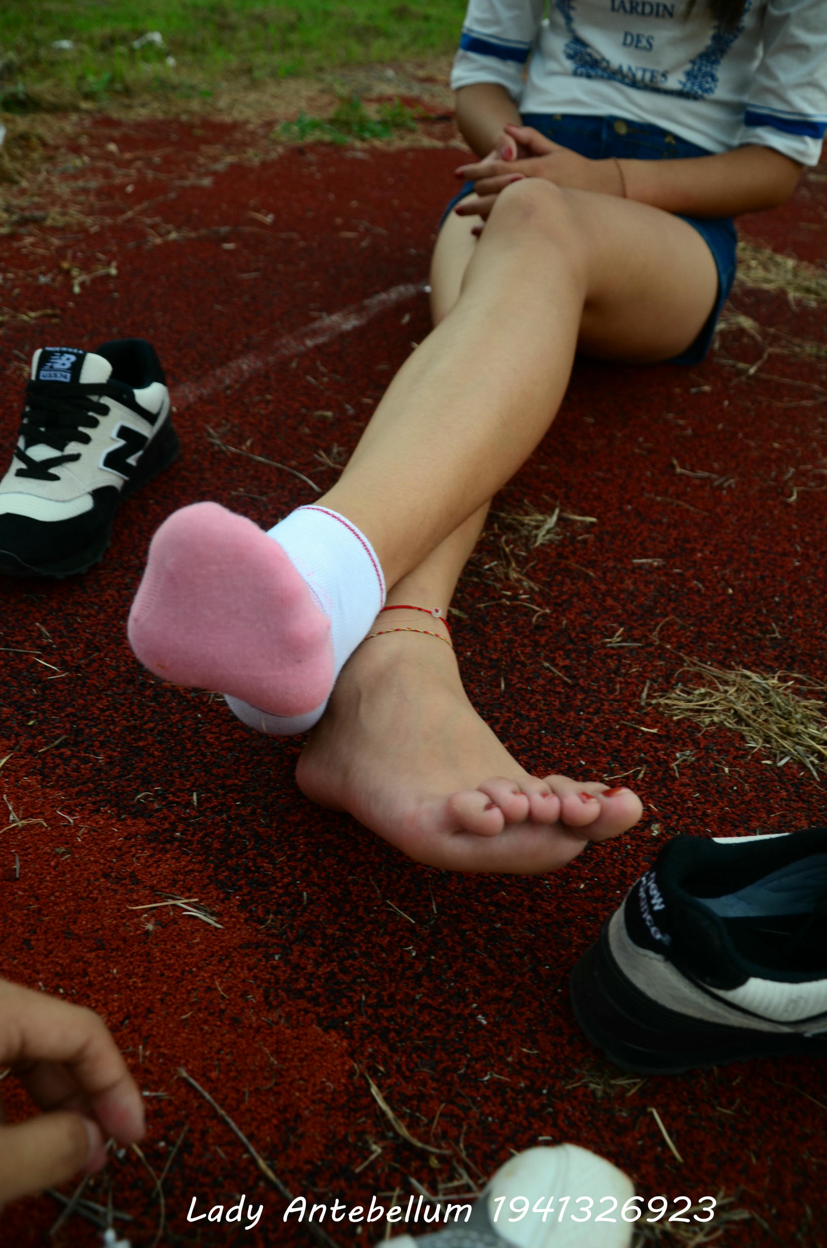 [战前女神] 恋足美腿棉袜女神级摄影套图 035 [91P-195MB]_第4集