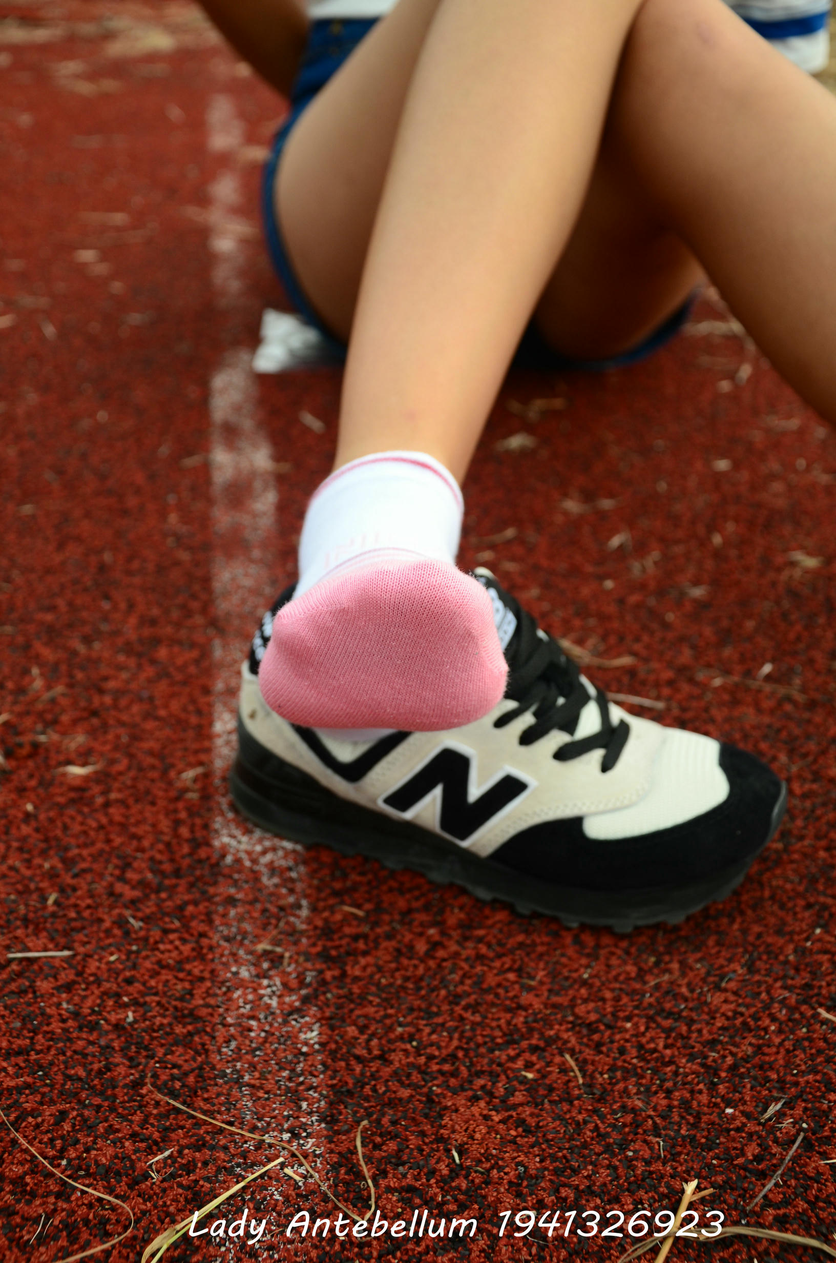 [战前女神] 恋足美腿棉袜女神级摄影套图 035 [91P-195MB]_第1集