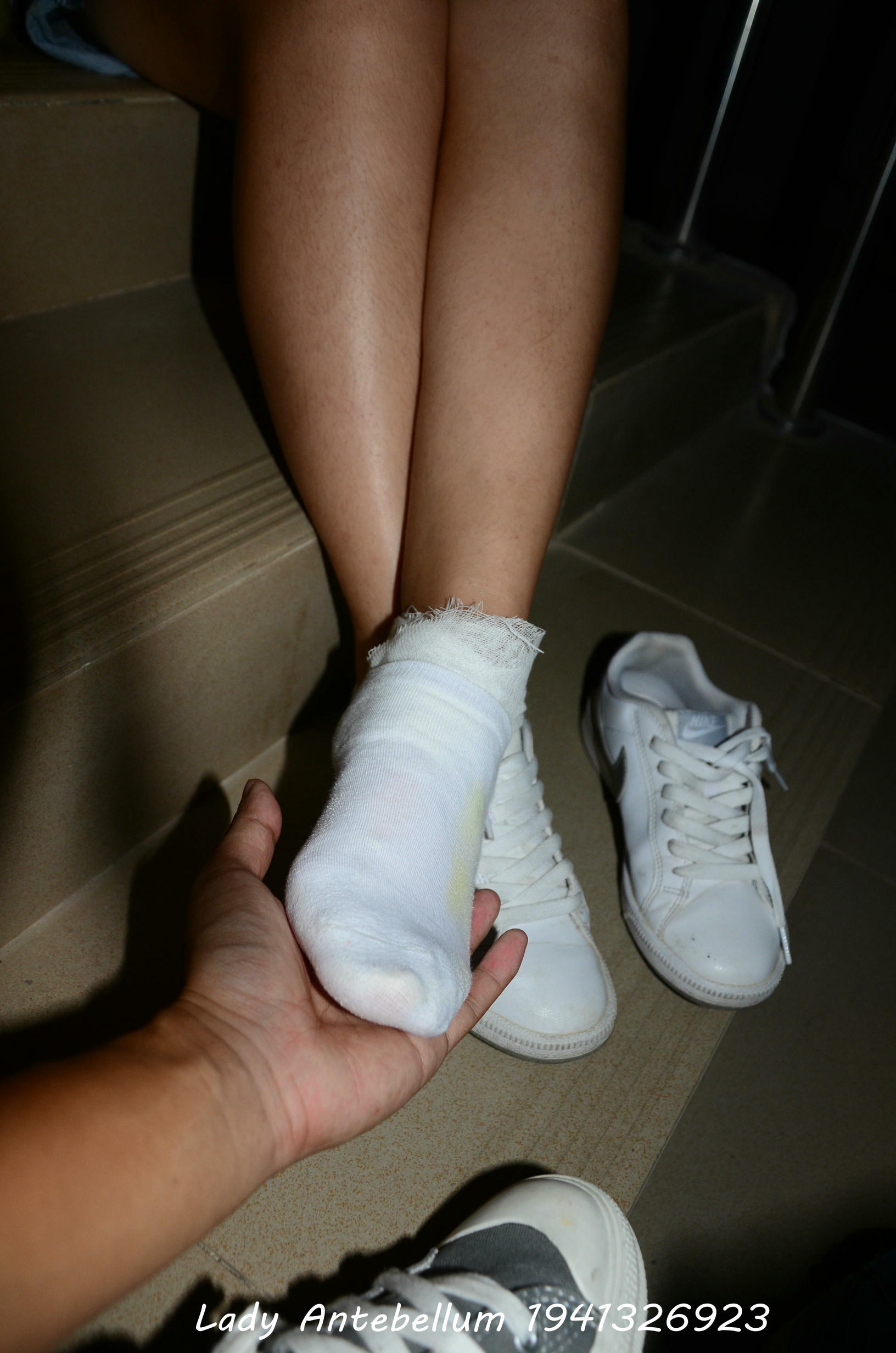 [战前女神] 恋足美腿棉袜女神级摄影套图 036 [73P-101MB]_第1集