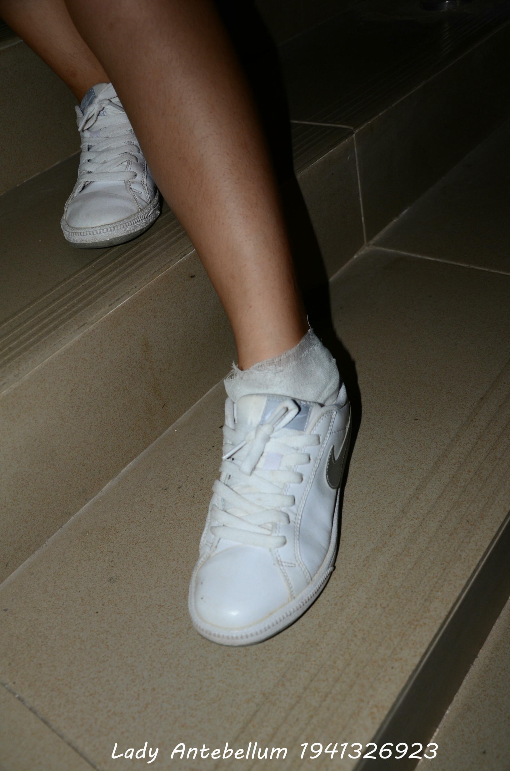 [战前女神] 恋足美腿棉袜女神级摄影套图 036 [73P-101MB]_第1集