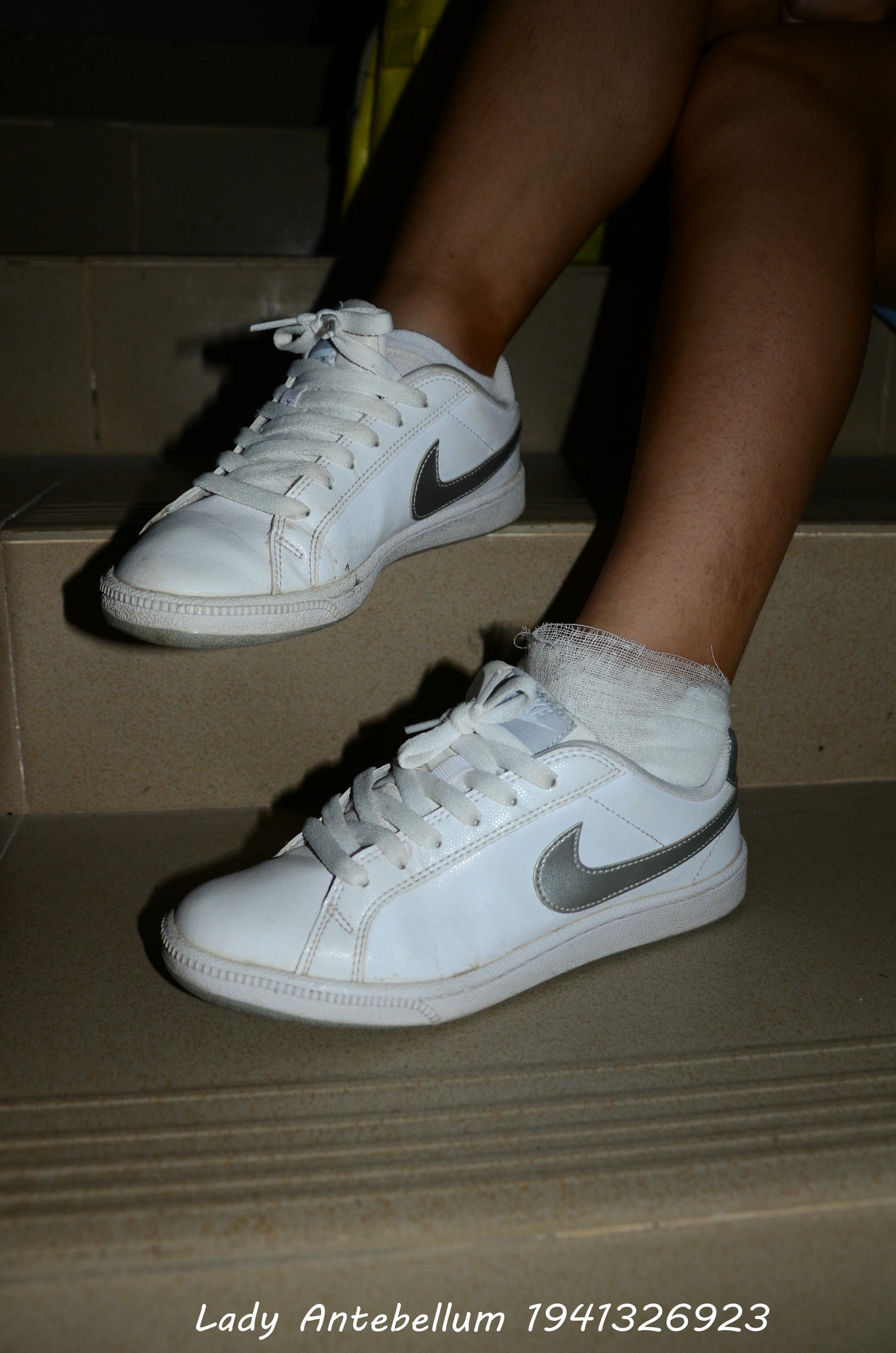 [战前女神] 恋足美腿棉袜女神级摄影套图 036 [73P-101MB]_第1集